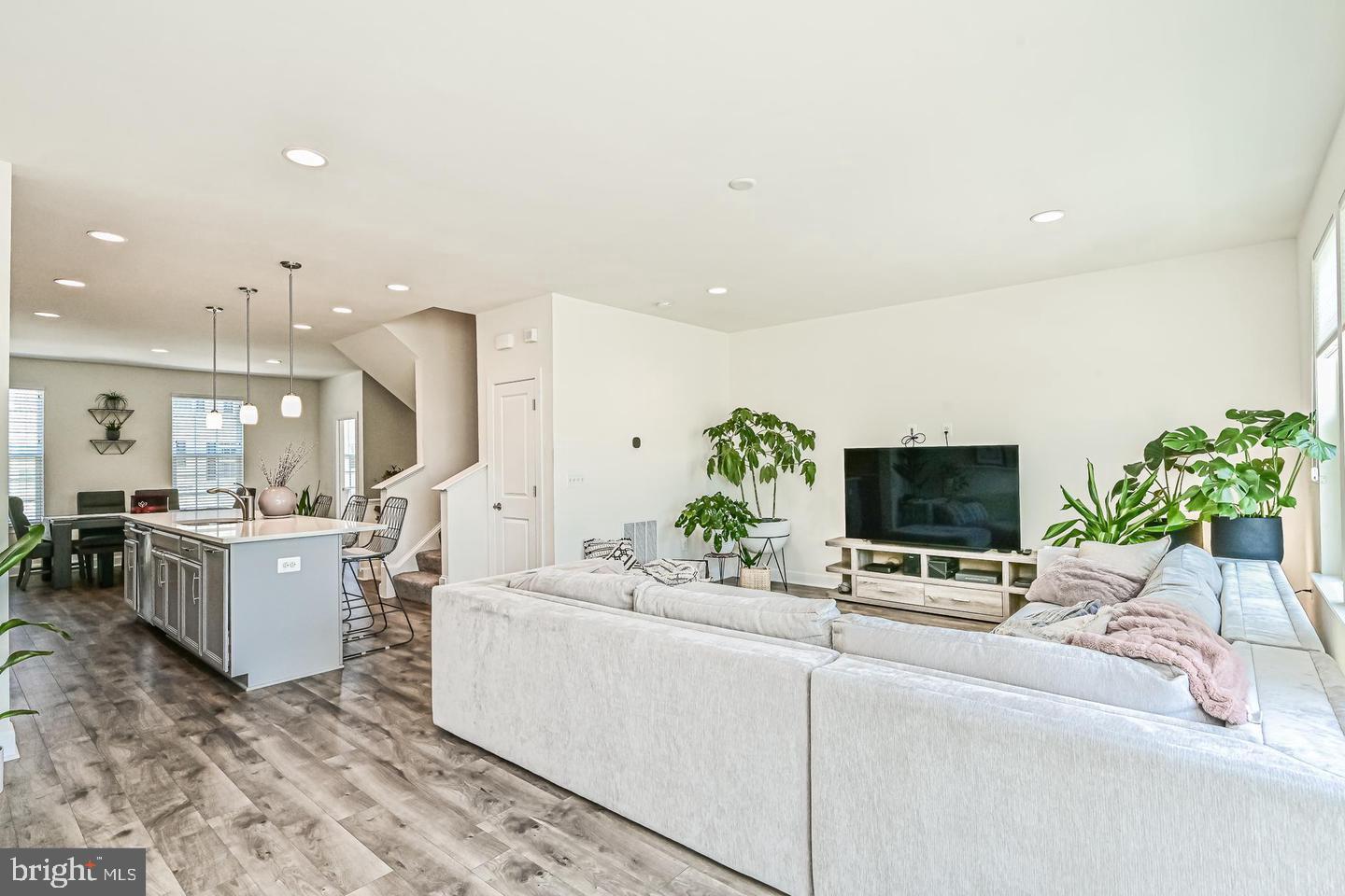 13821 LITESPEED WAY