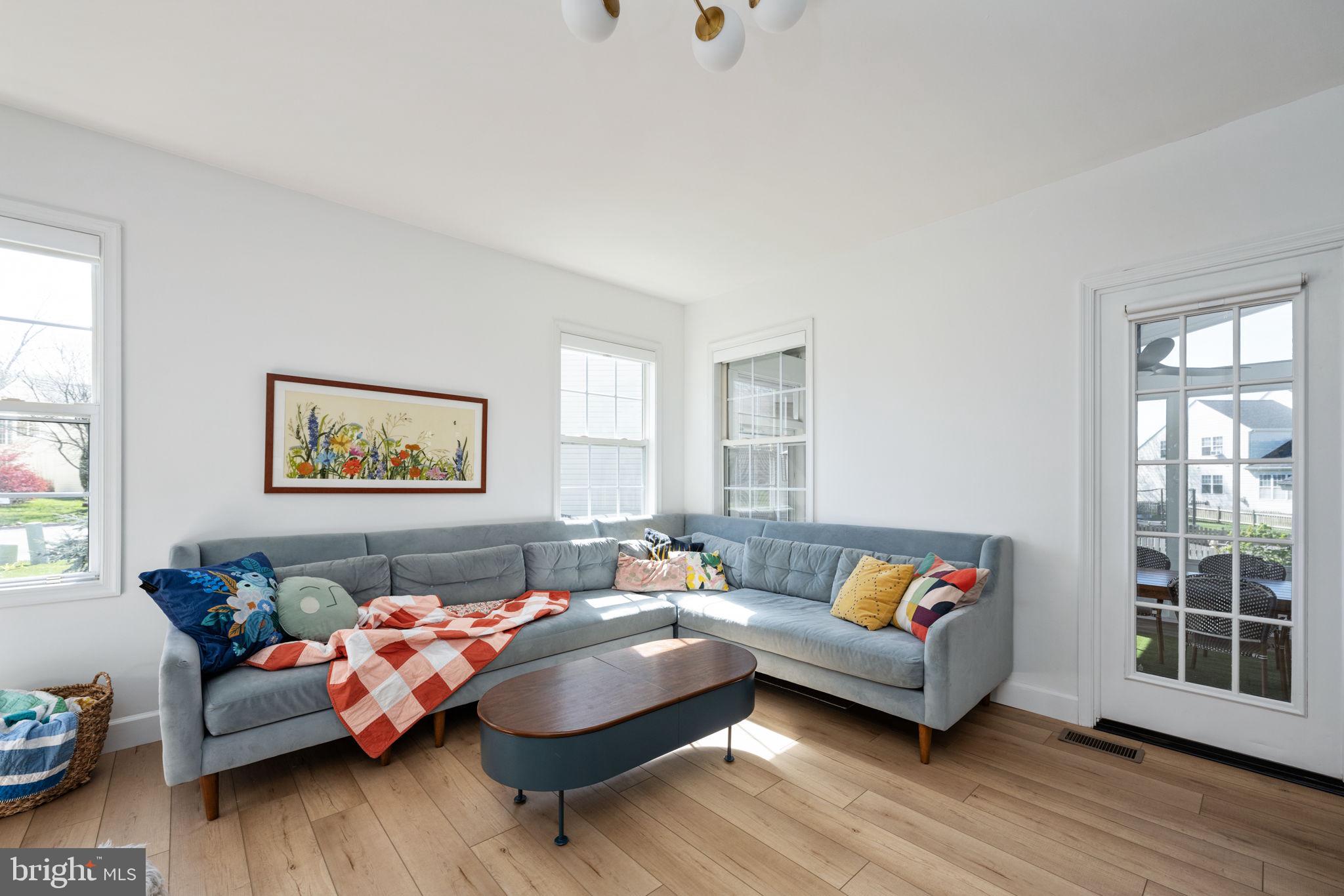 9278 GLEN MEADOW LANE