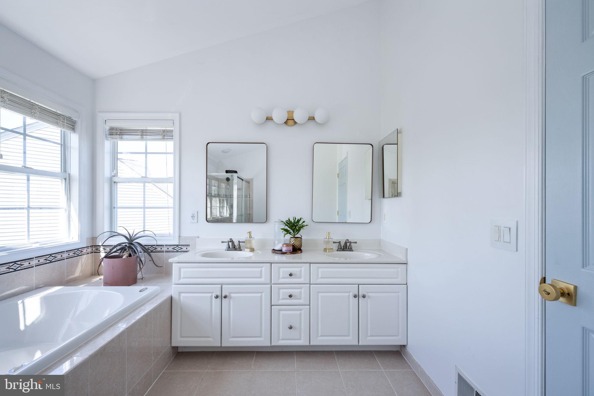 9278 GLEN MEADOW LANE