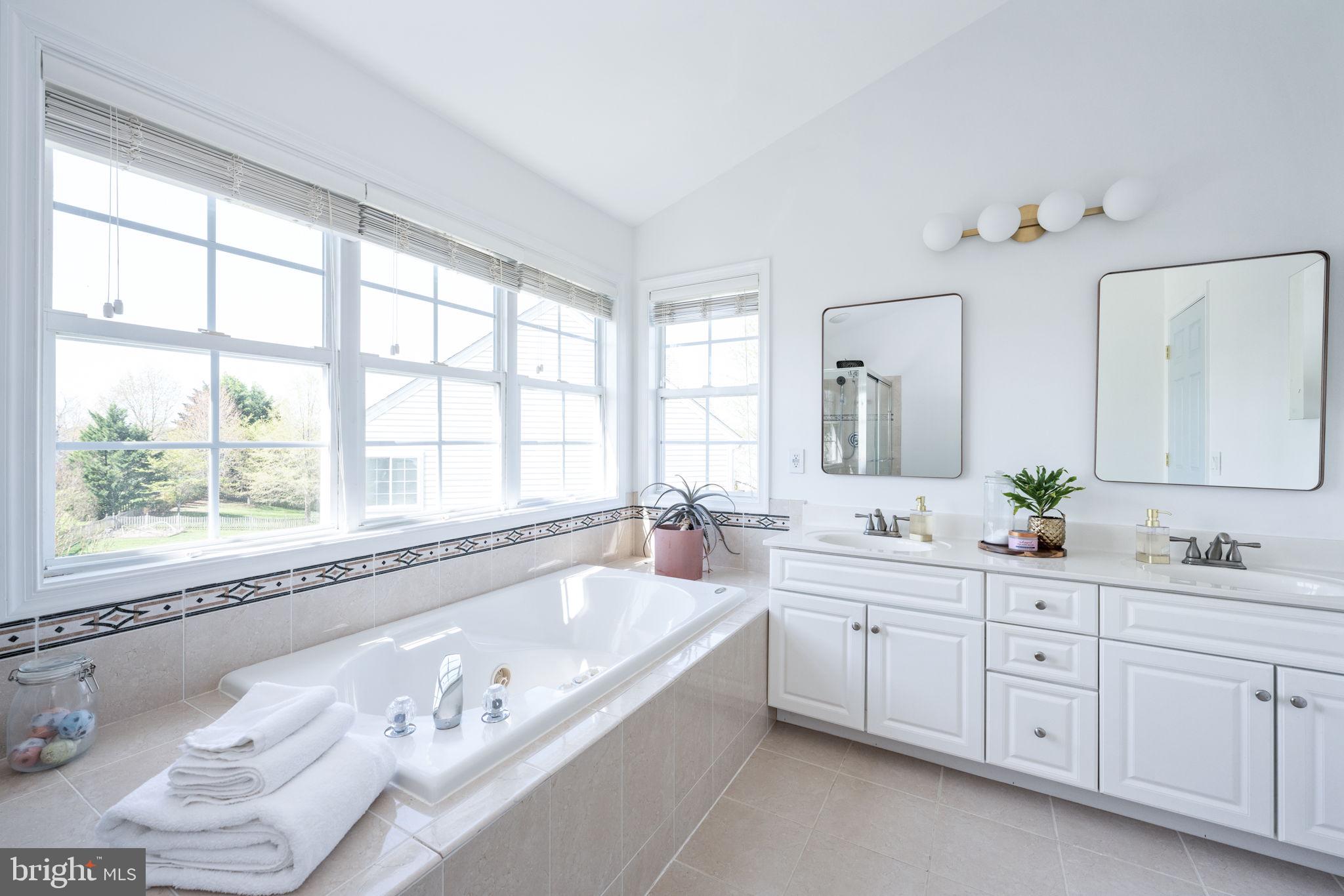 9278 GLEN MEADOW LANE