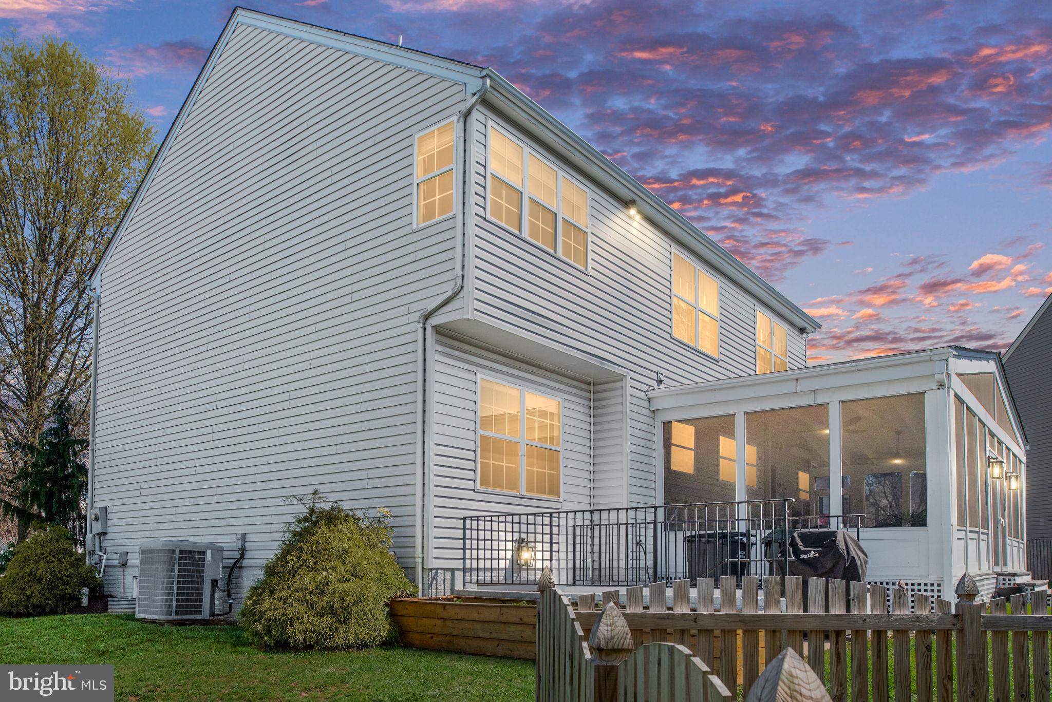 9278 GLEN MEADOW LANE