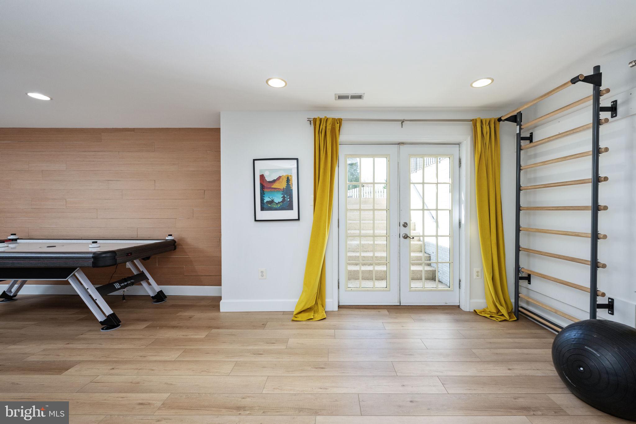 9278 GLEN MEADOW LANE