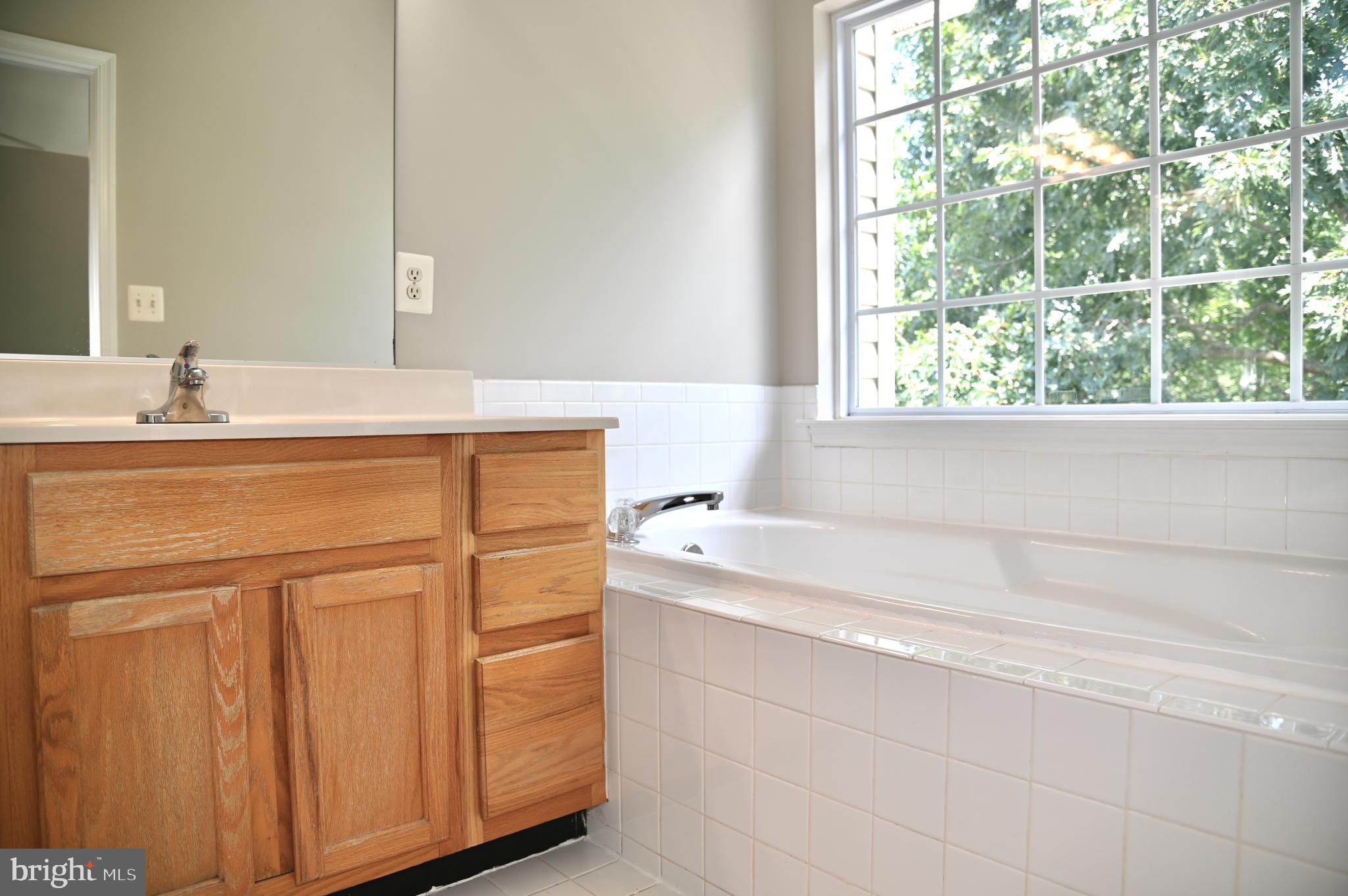 10167 PALE ROSE LOOP