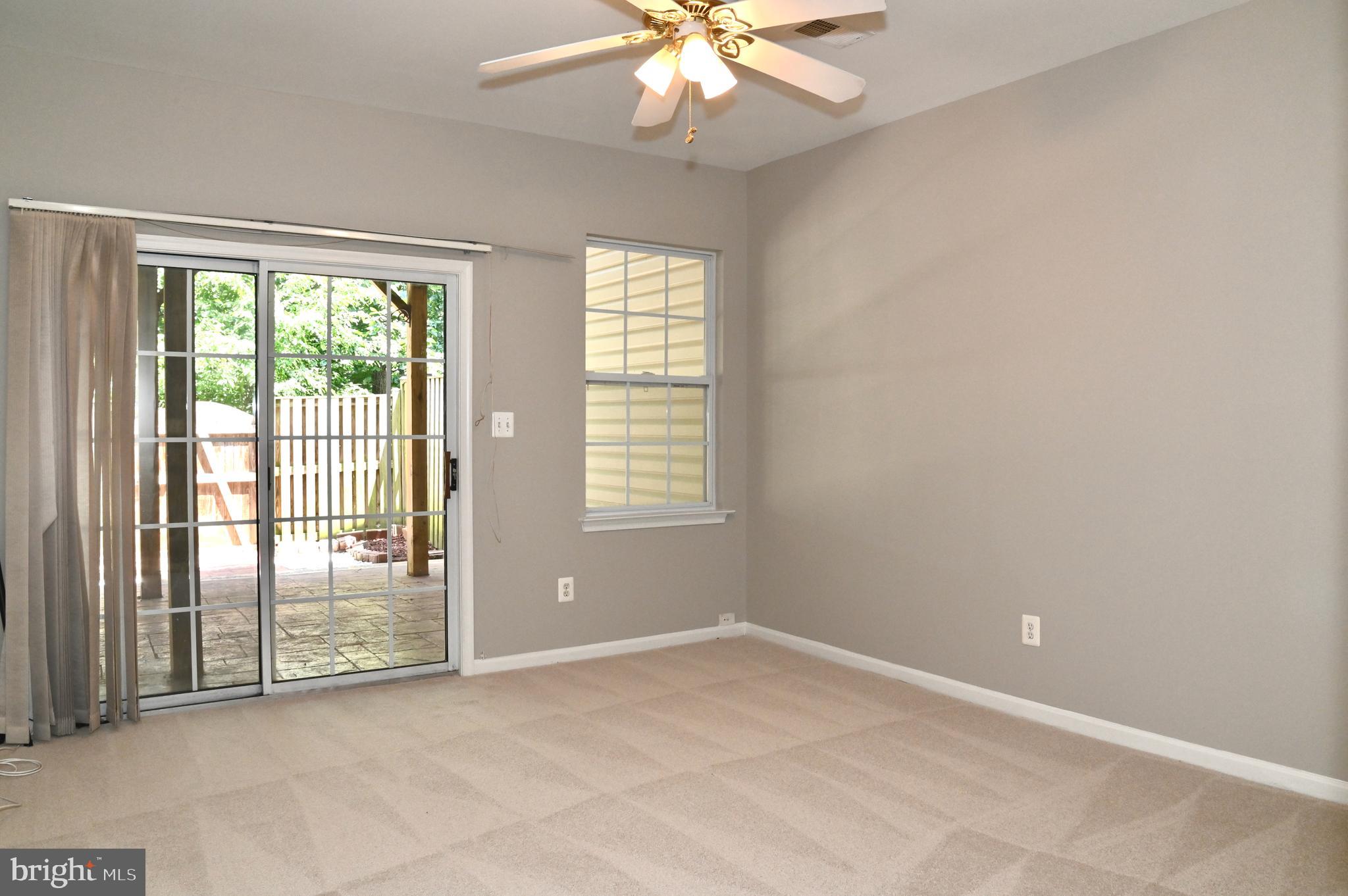 10167 PALE ROSE LOOP