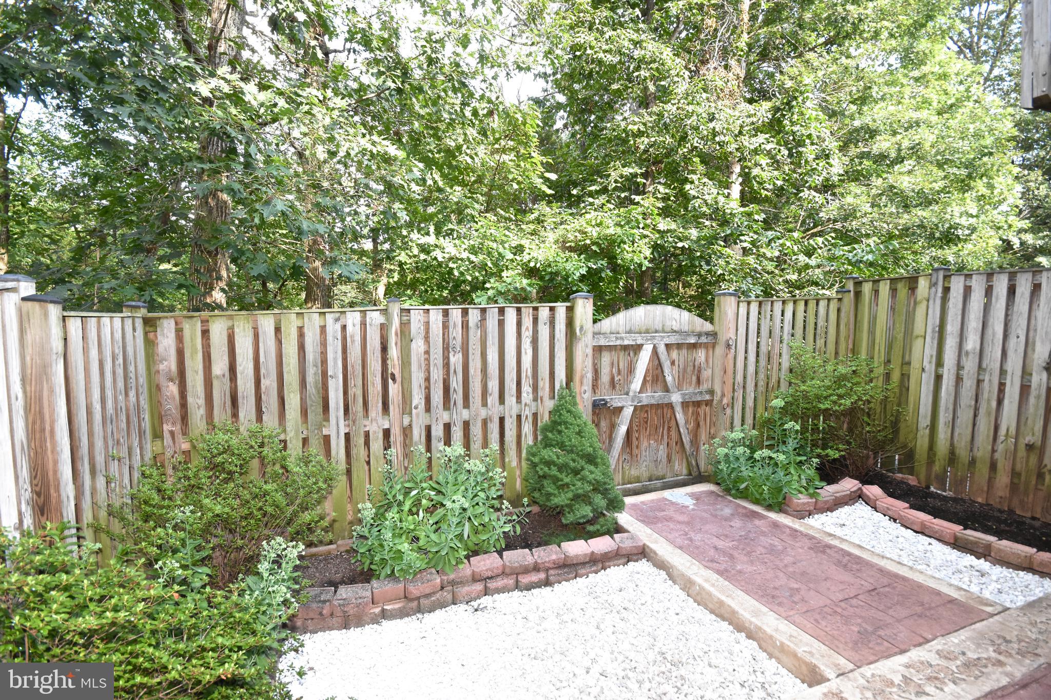 10167 PALE ROSE LOOP