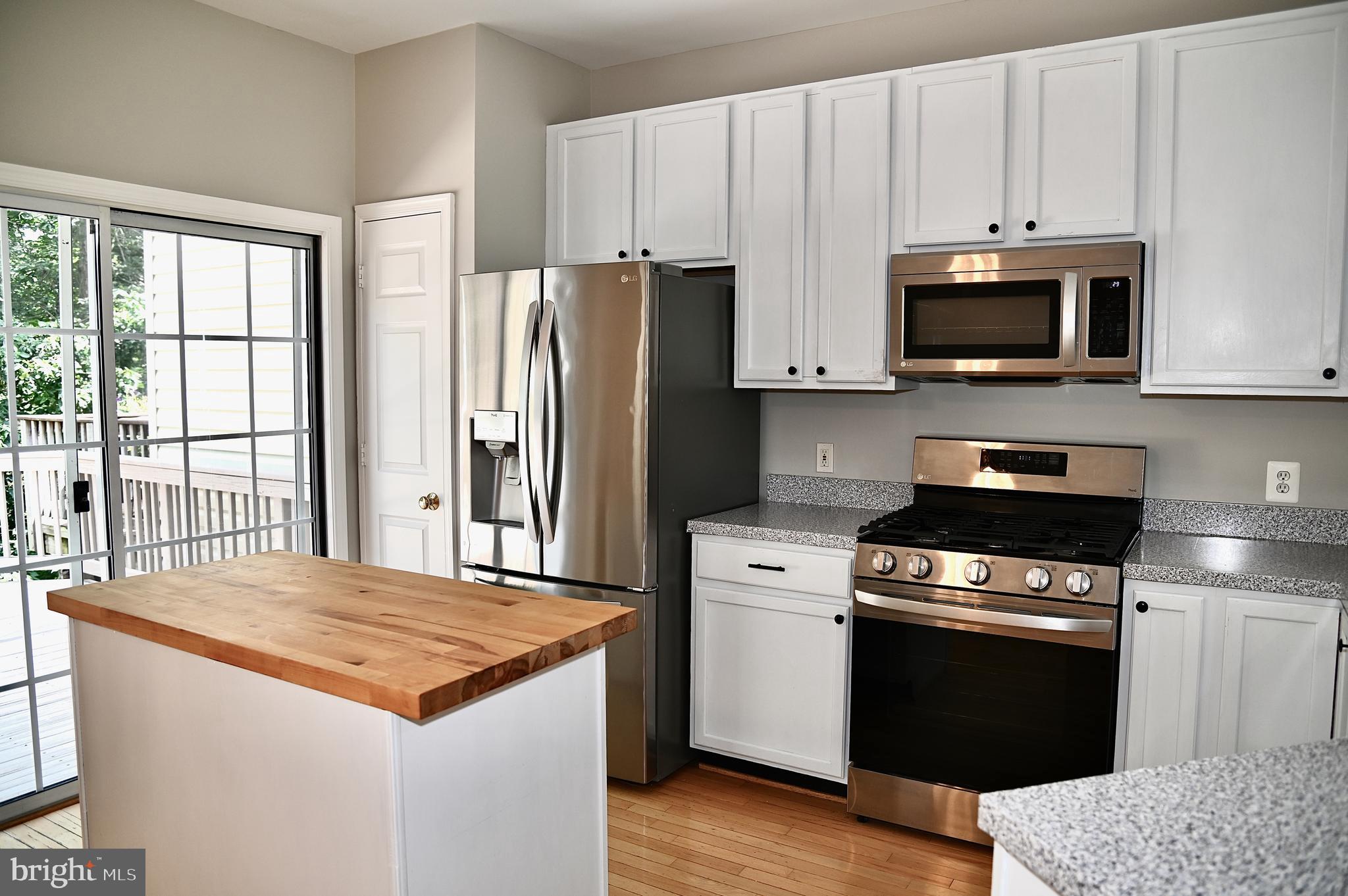 10167 PALE ROSE LOOP