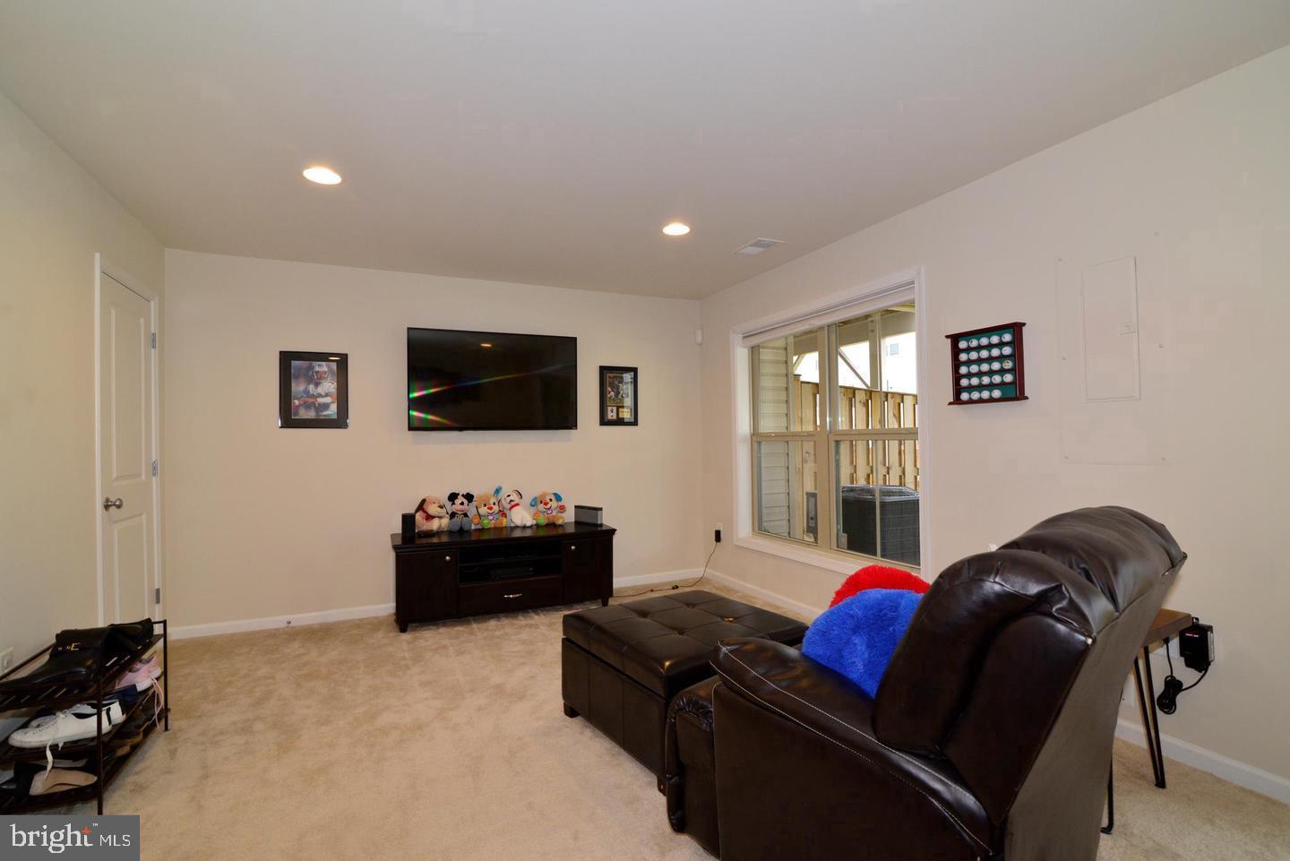 6836 WILLIAM WHITE WAY