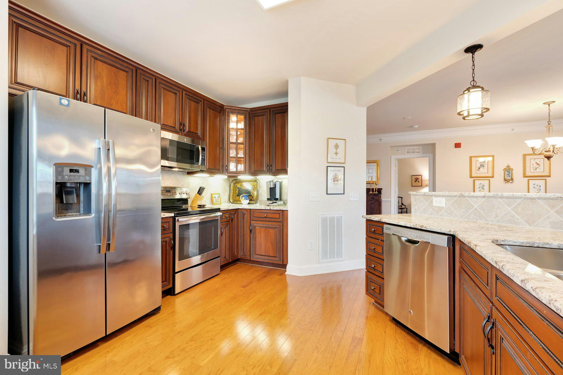 15211 ROYAL CREST DRIVE 405