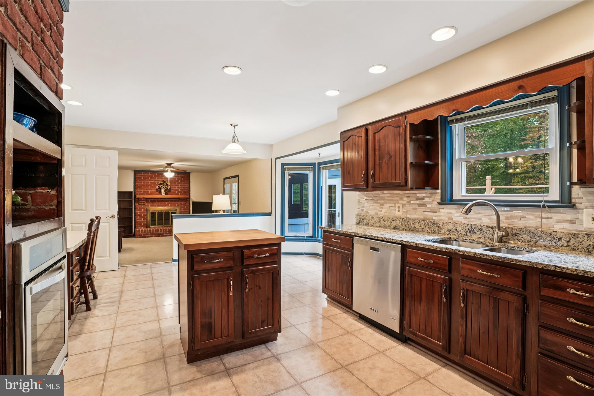 12650 LANDVIEW DRIVE