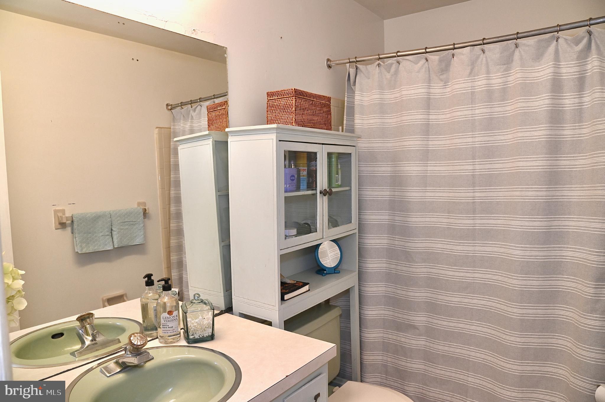 10009 LAURAN PLACE