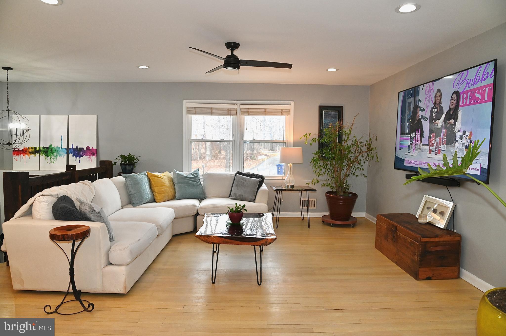 10009 LAURAN PLACE