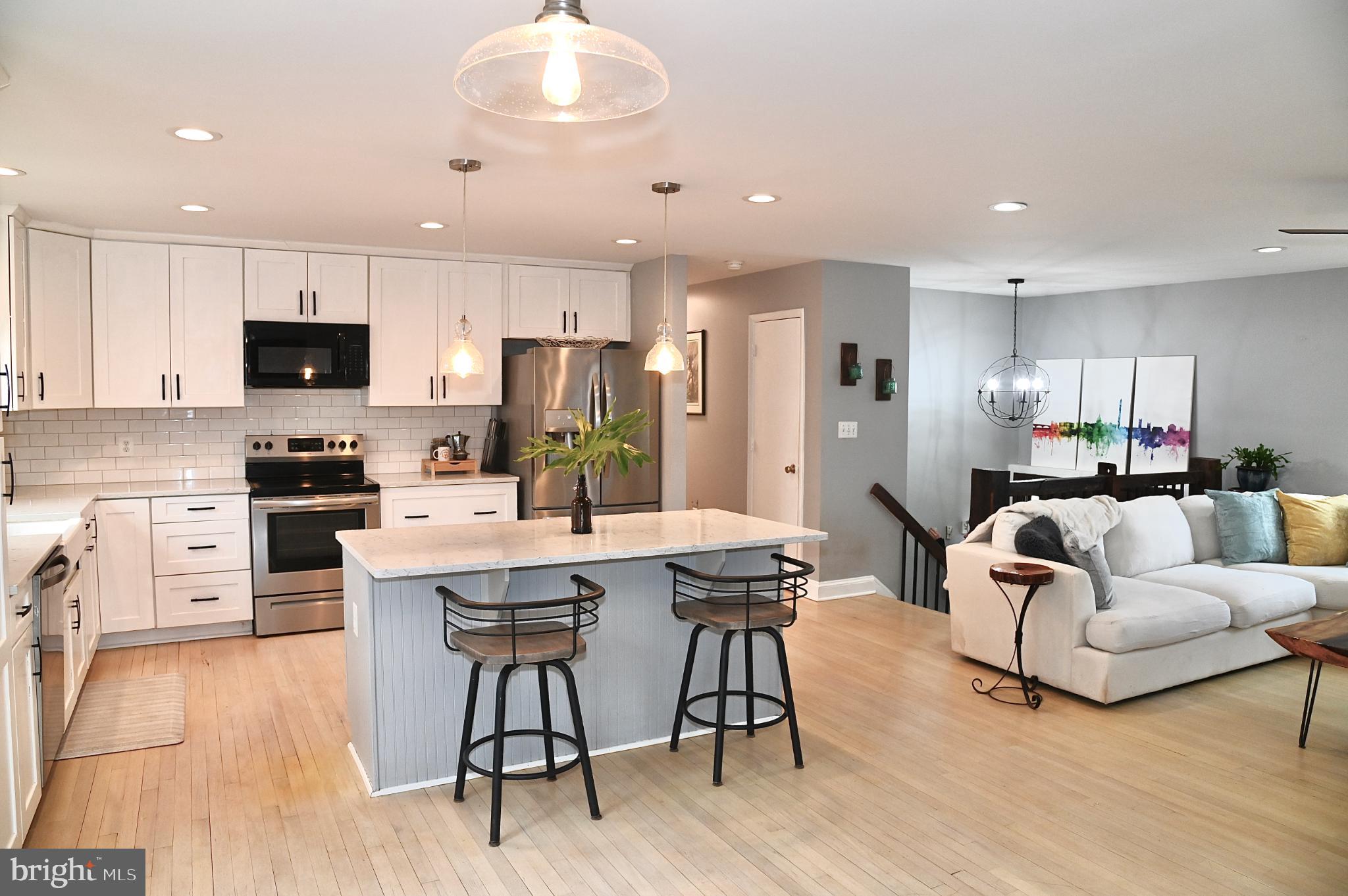 10009 LAURAN PLACE