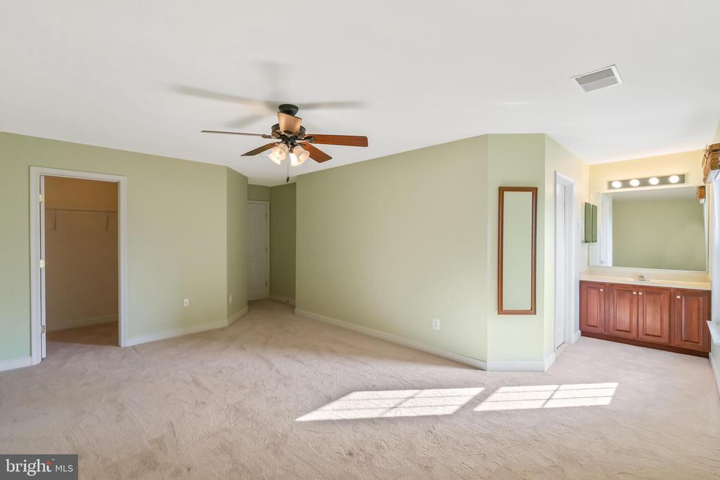 13210 CATHARPIN VALLEY DRIVE