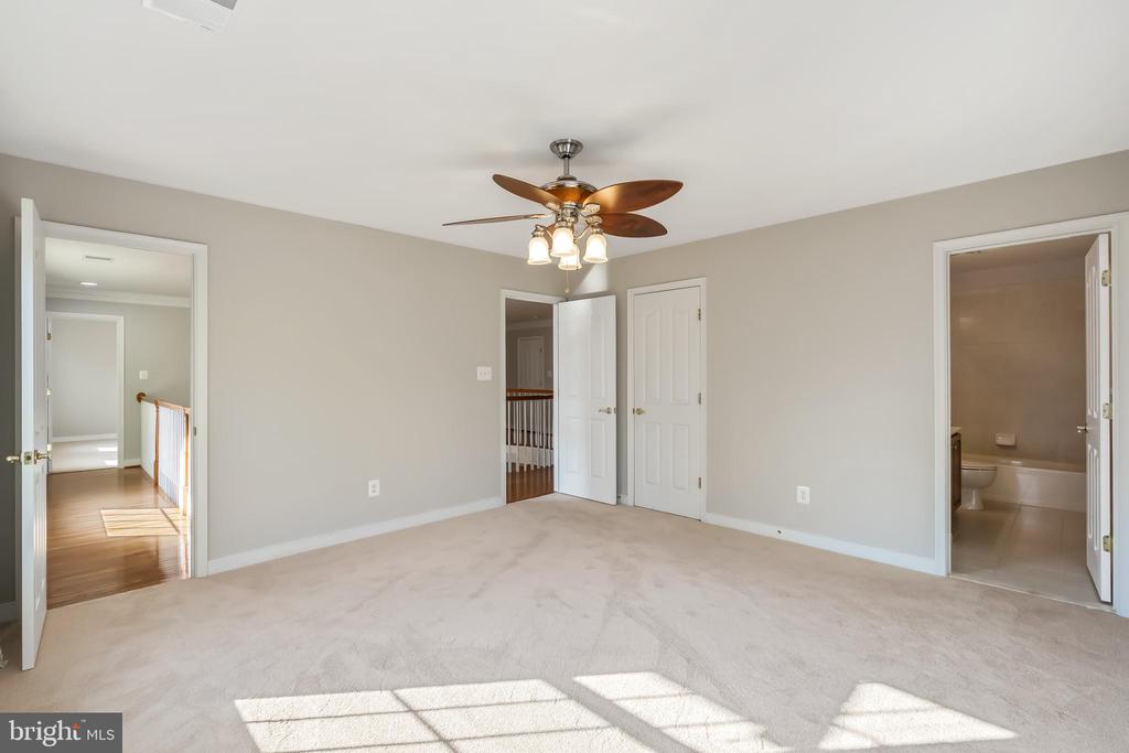 13210 CATHARPIN VALLEY DRIVE