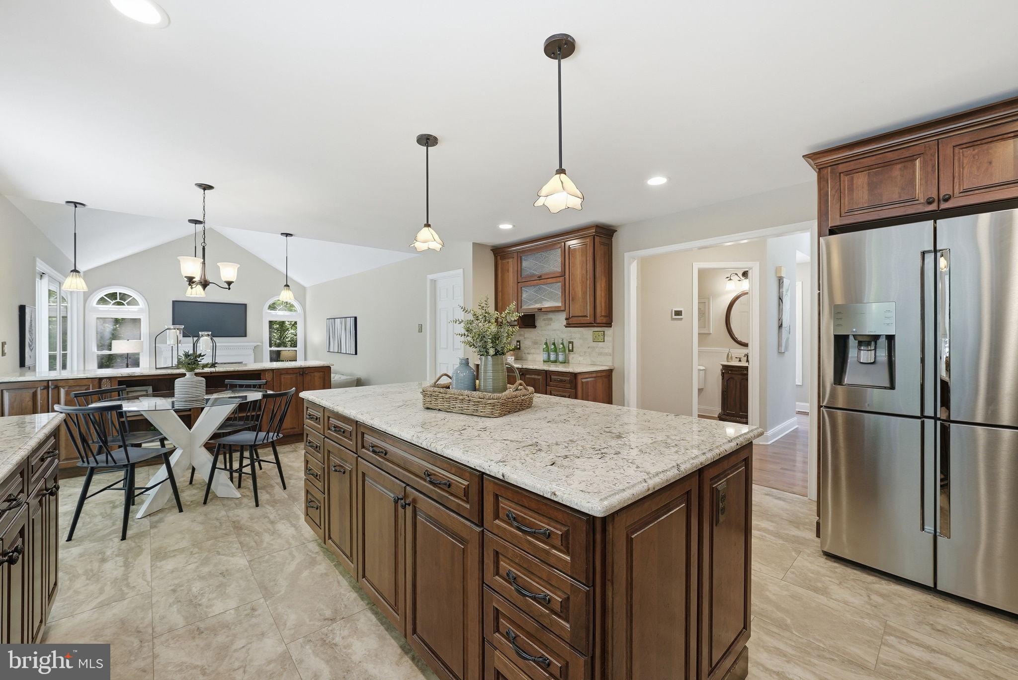 6175 RIVER FOREST DRIVE