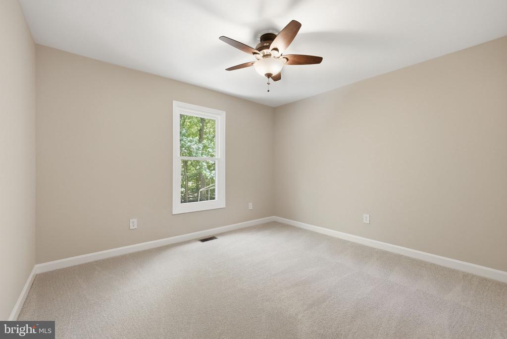 6175 RIVER FOREST DRIVE