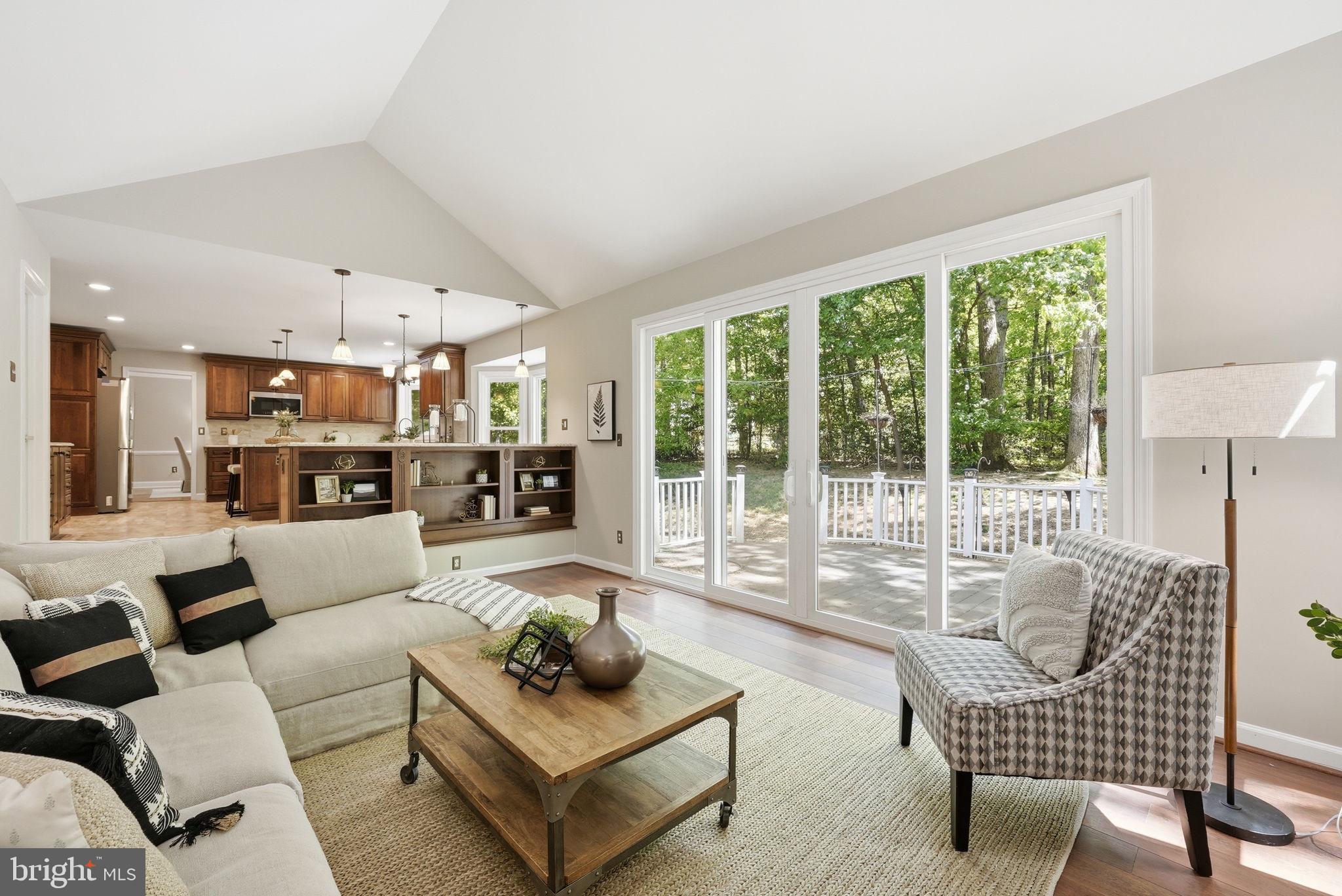 6175 RIVER FOREST DRIVE