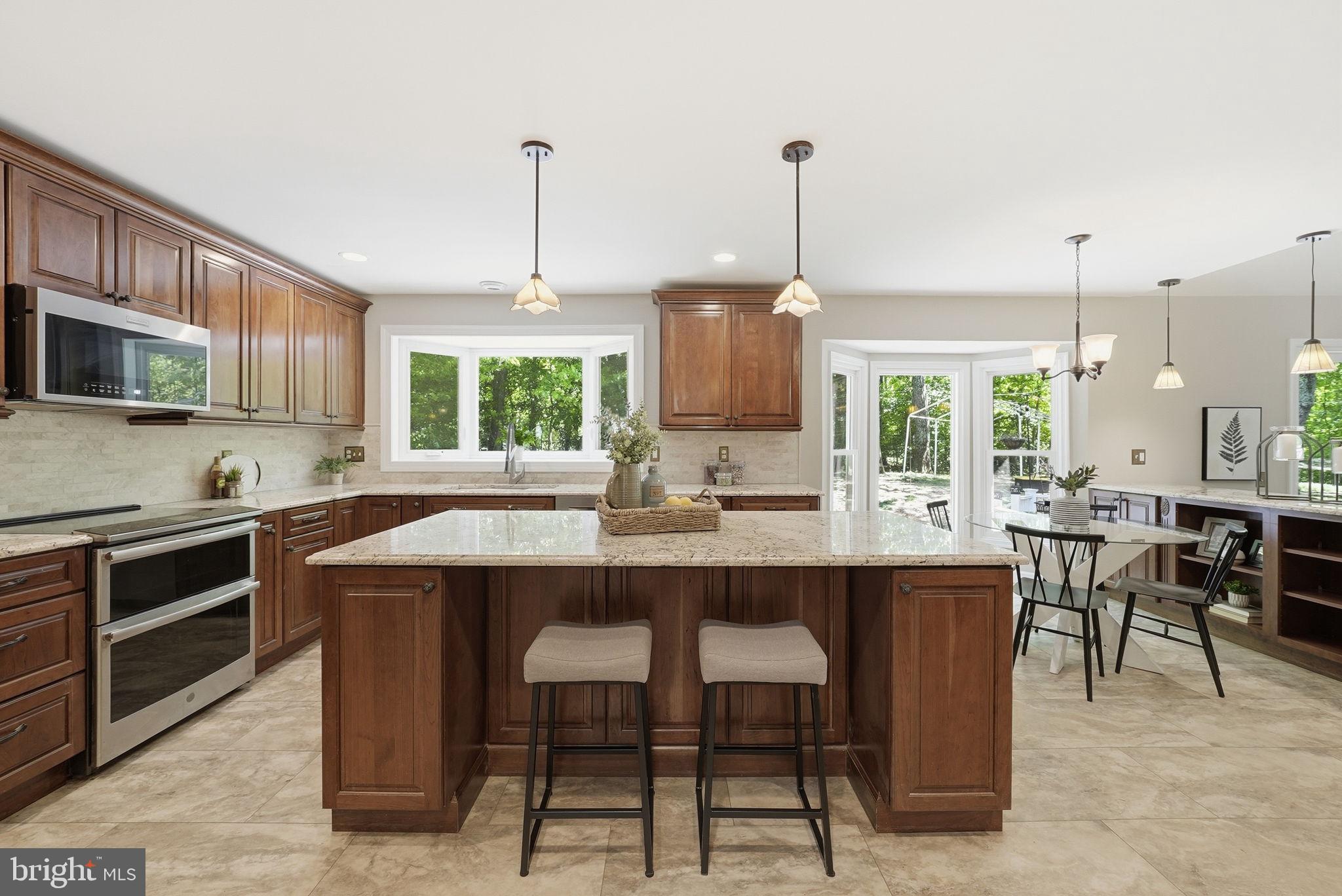 6175 RIVER FOREST DRIVE
