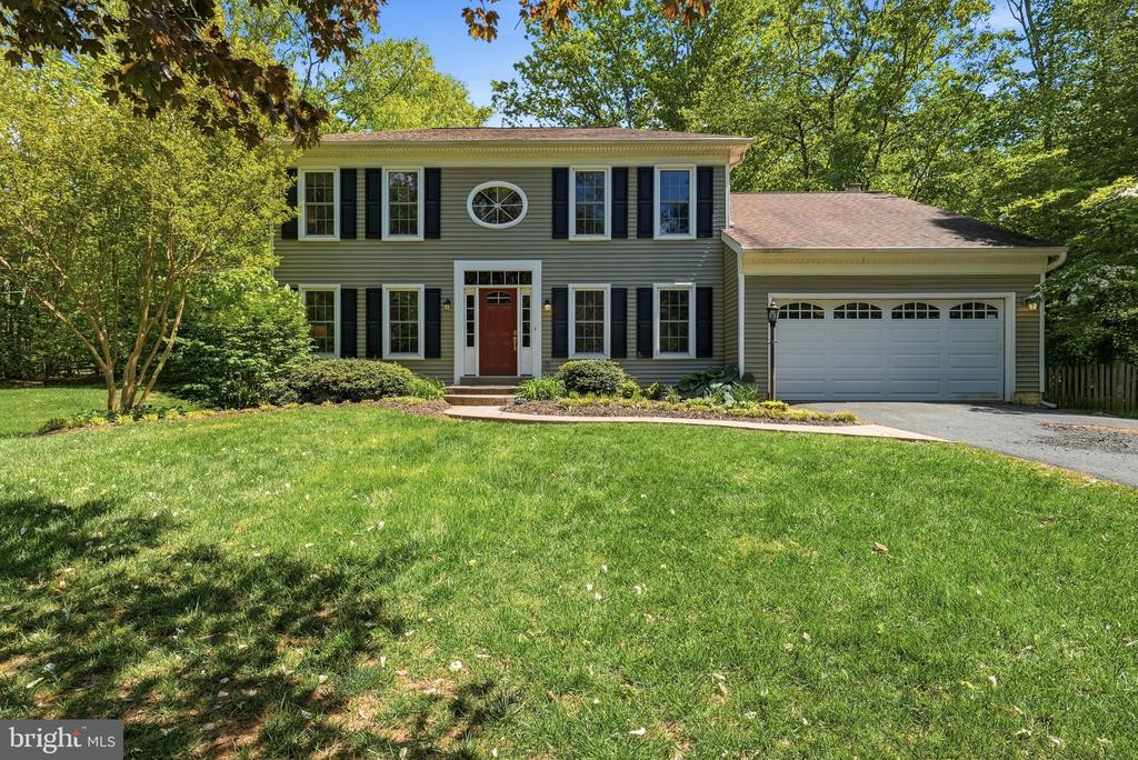 6175 RIVER FOREST DRIVE