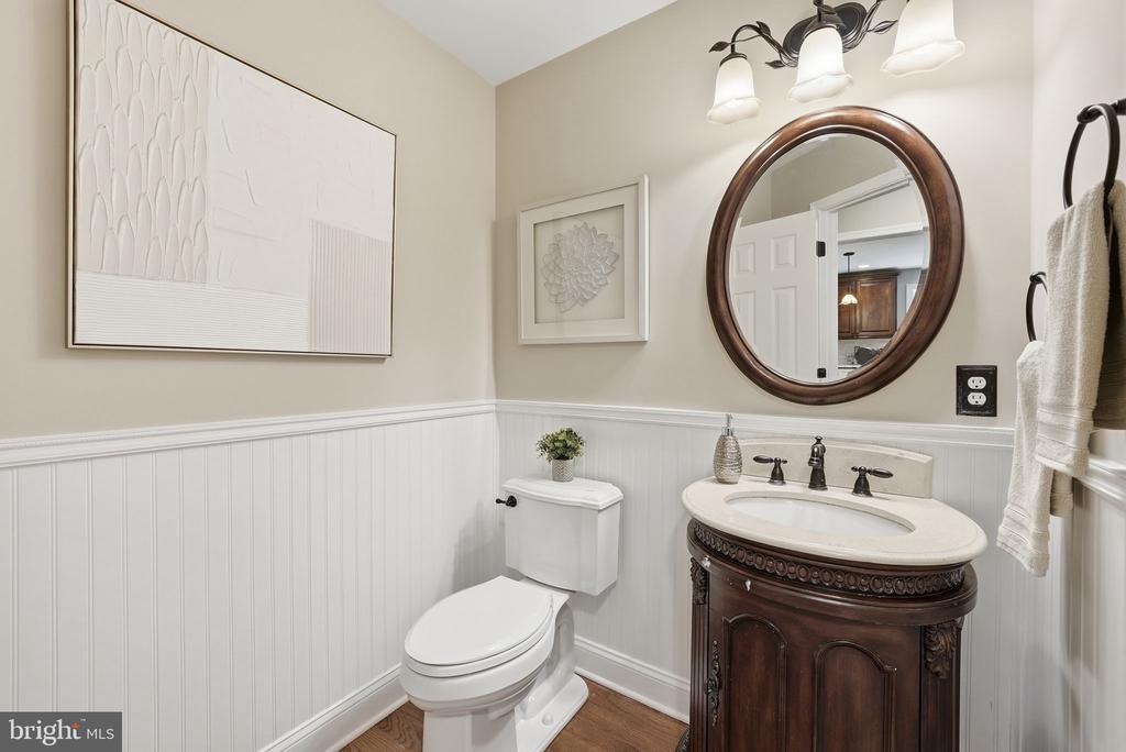 6175 RIVER FOREST DRIVE