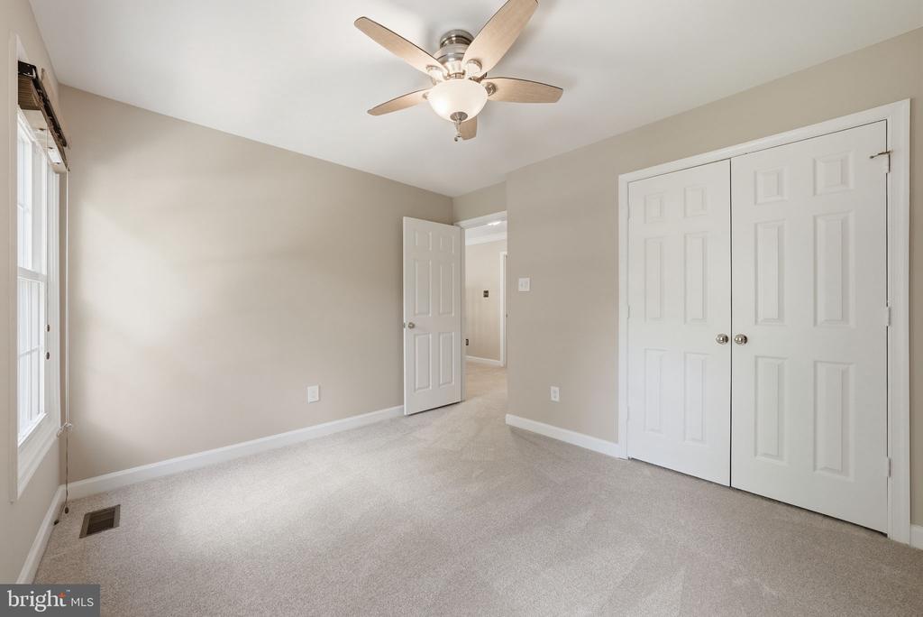 6175 RIVER FOREST DRIVE