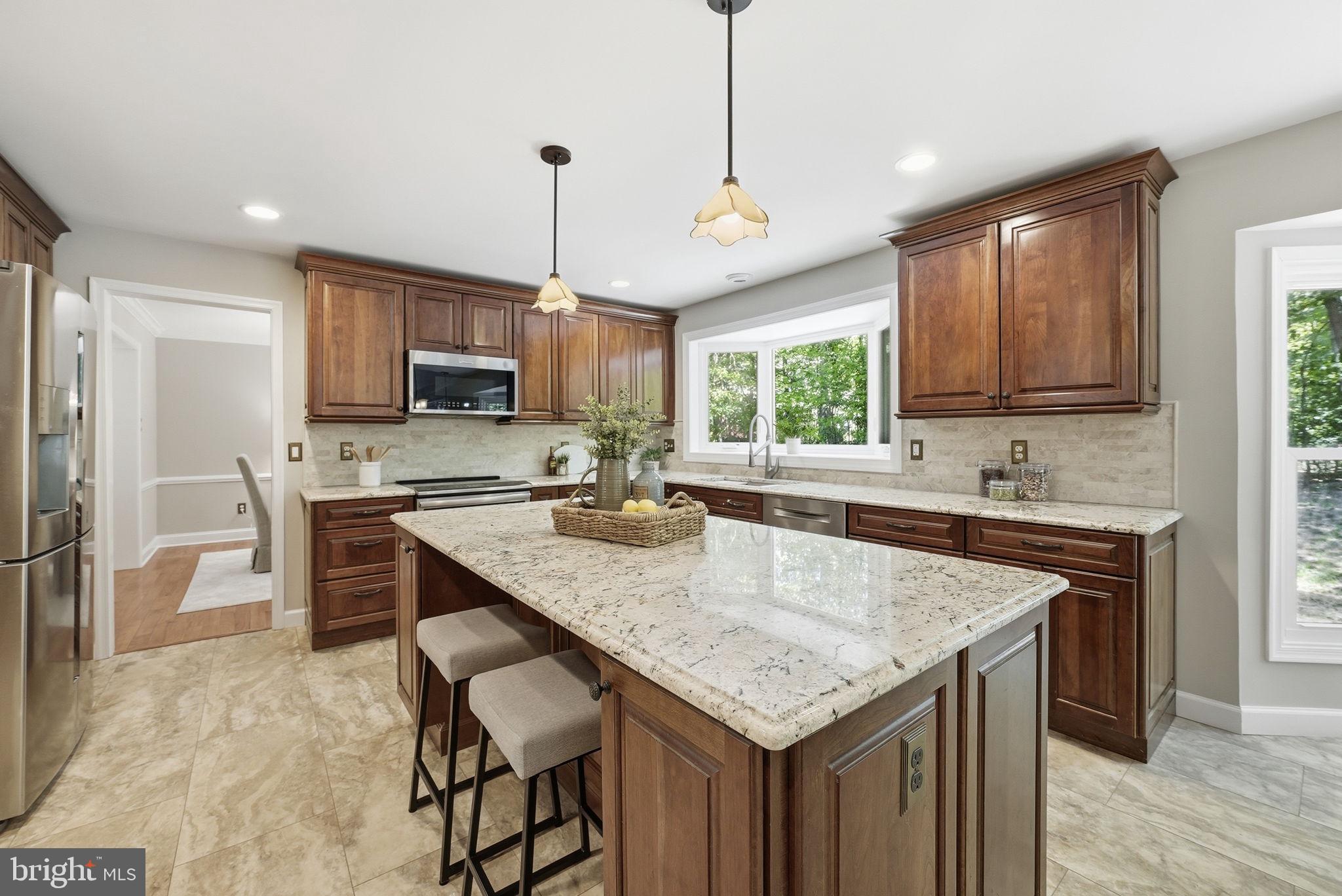 6175 RIVER FOREST DRIVE