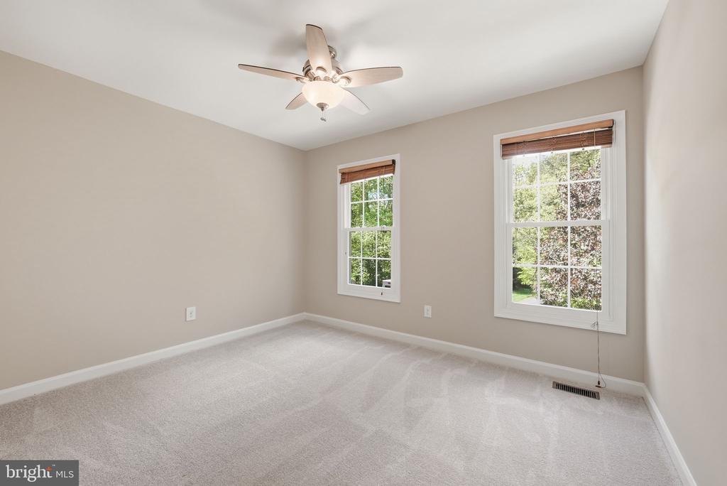 6175 RIVER FOREST DRIVE