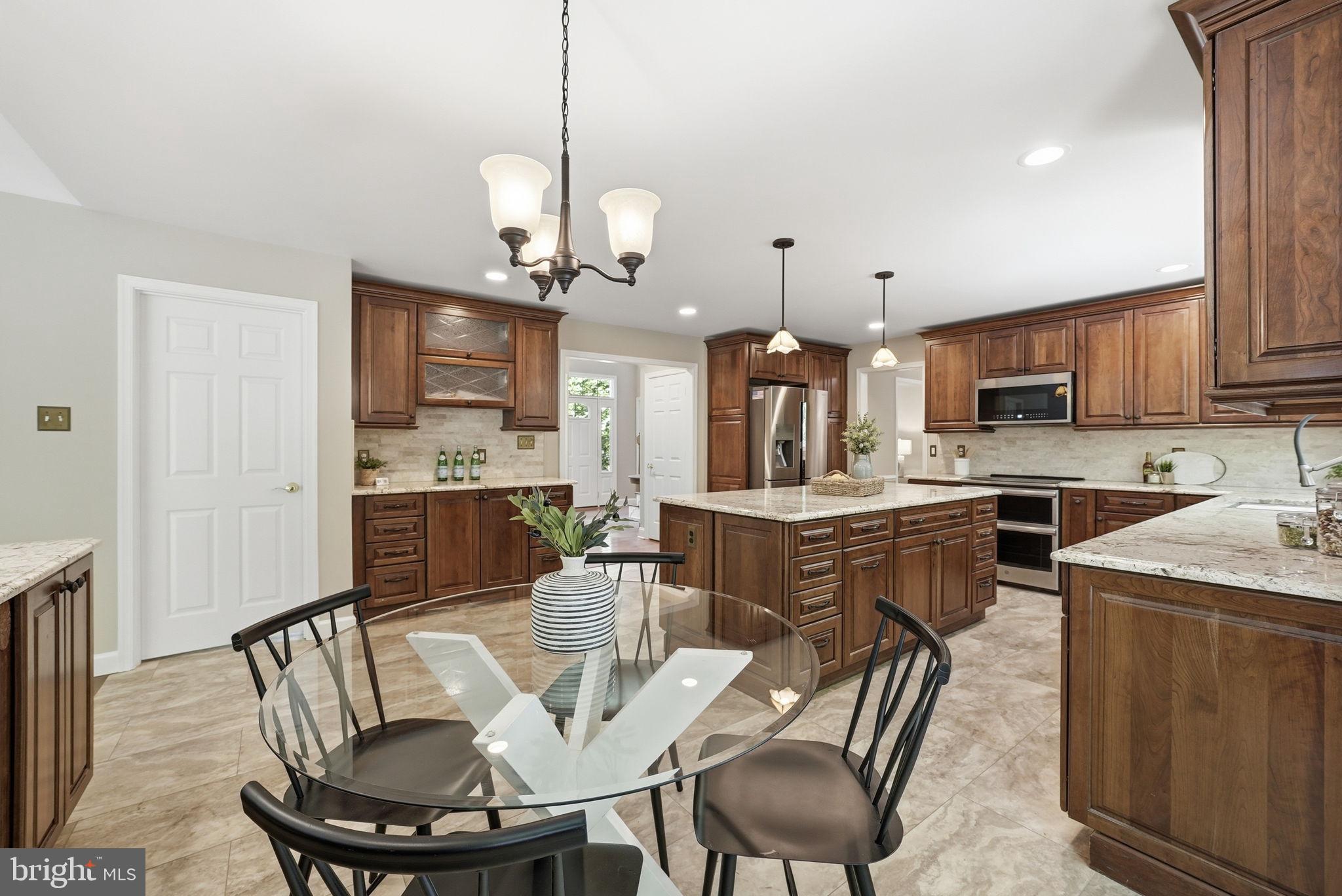 6175 RIVER FOREST DRIVE