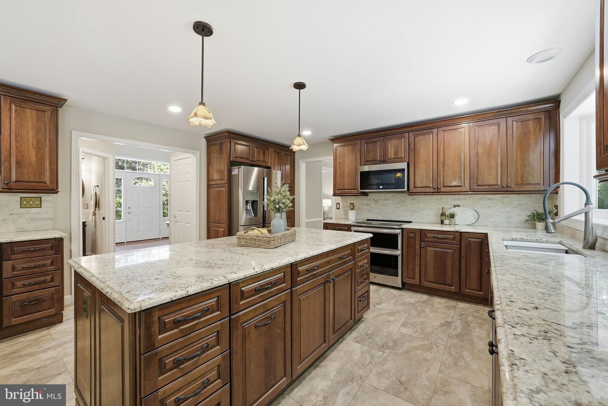 6175 RIVER FOREST DRIVE