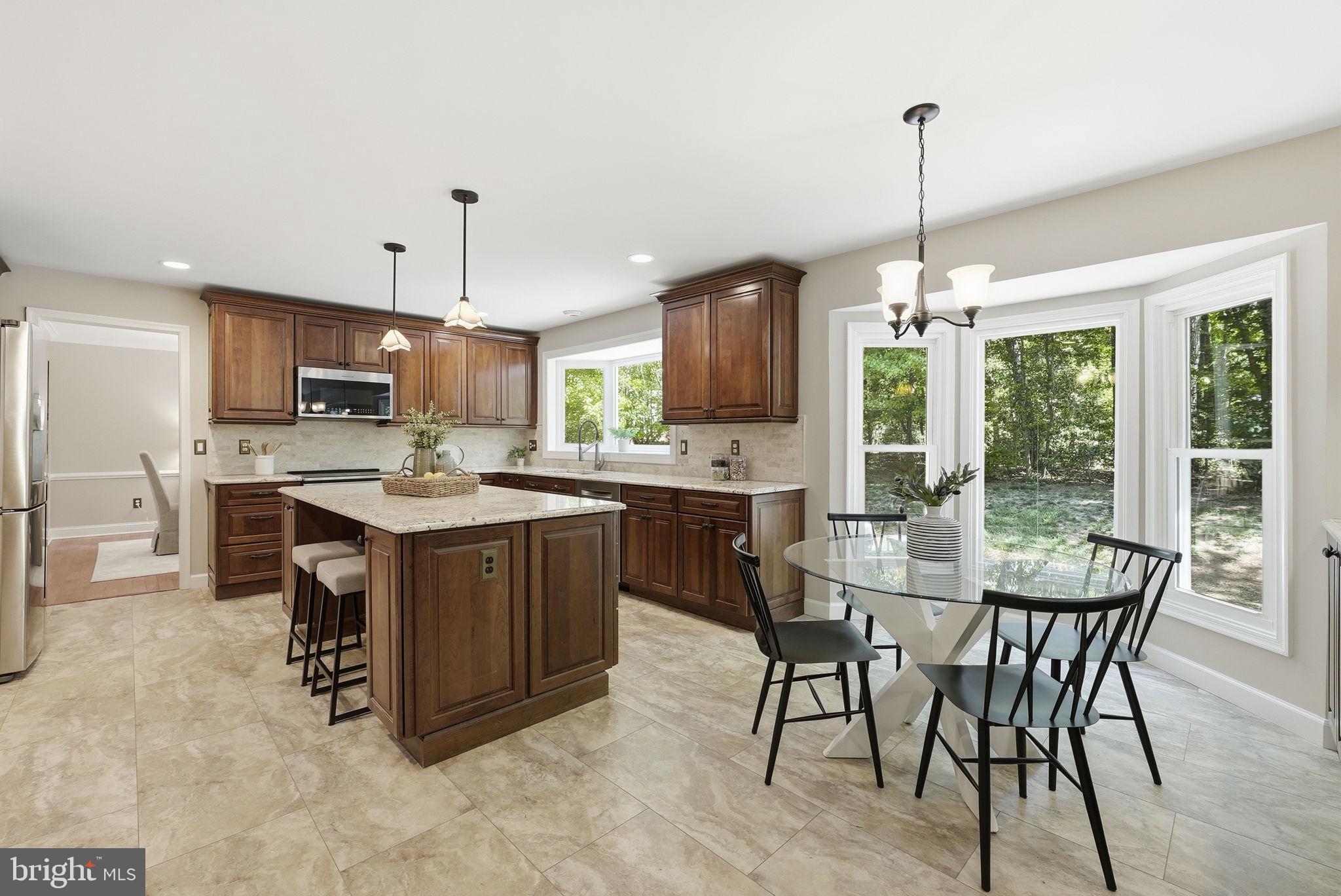 6175 RIVER FOREST DRIVE
