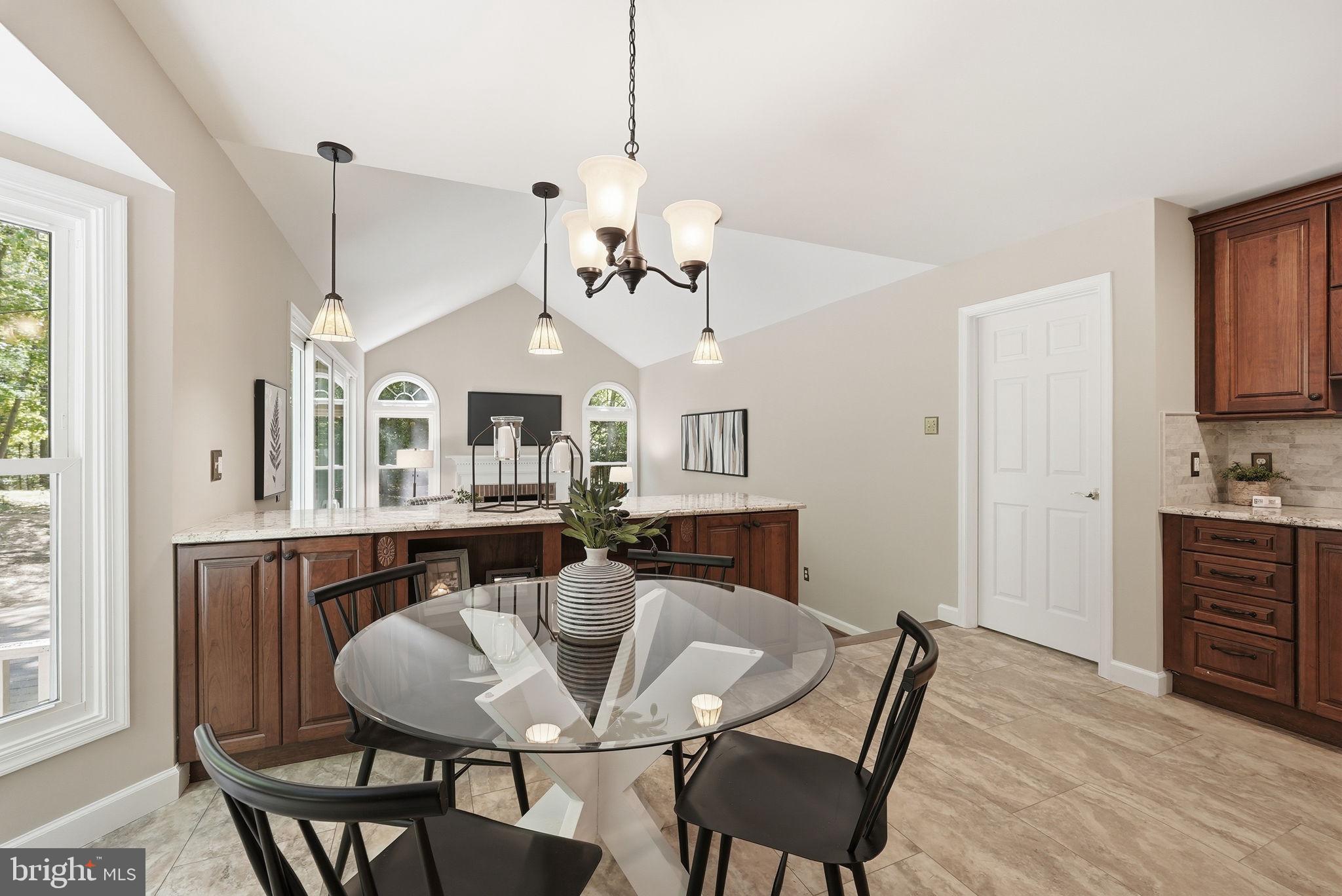 6175 RIVER FOREST DRIVE