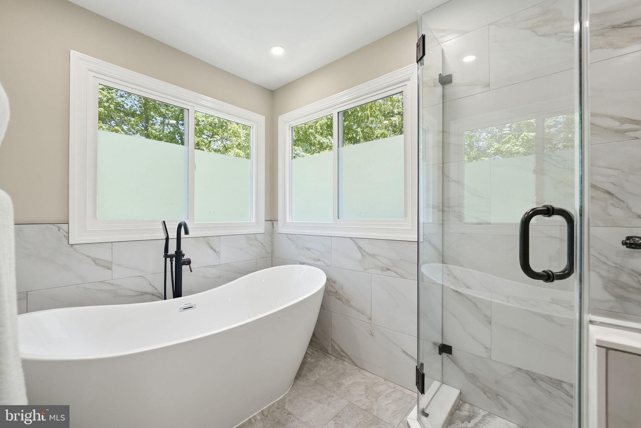 6175 RIVER FOREST DRIVE