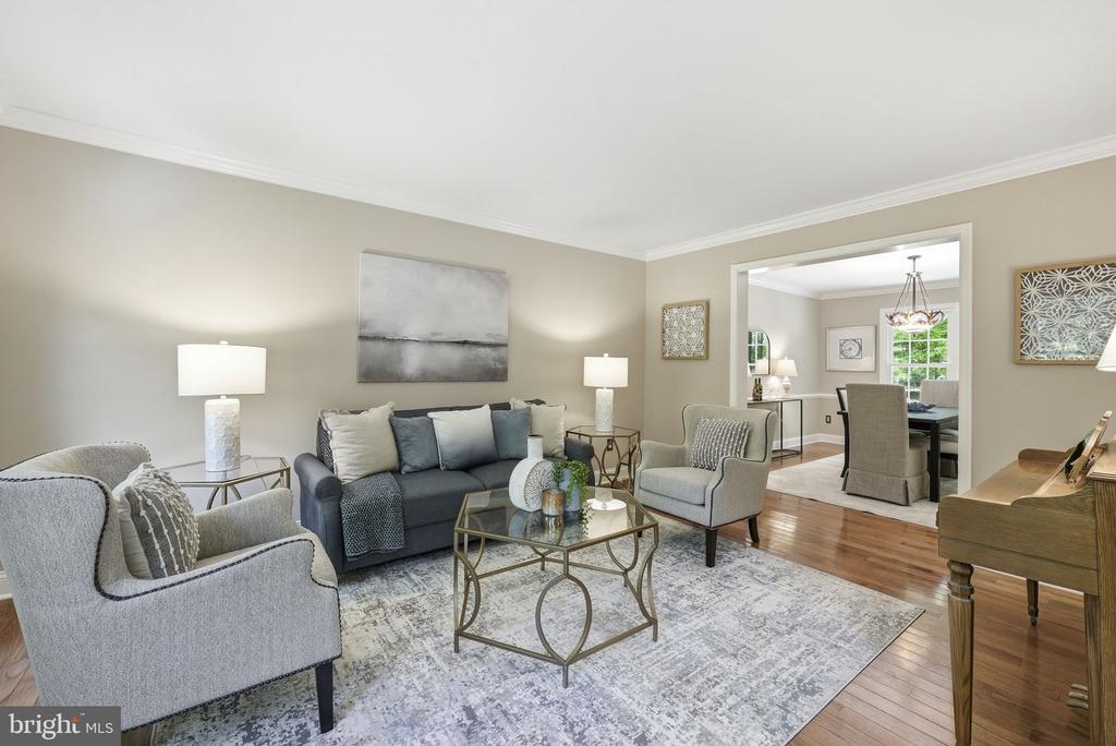 6175 RIVER FOREST DRIVE