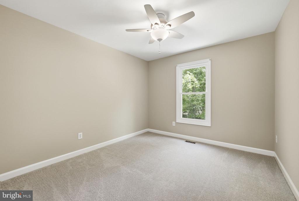 6175 RIVER FOREST DRIVE