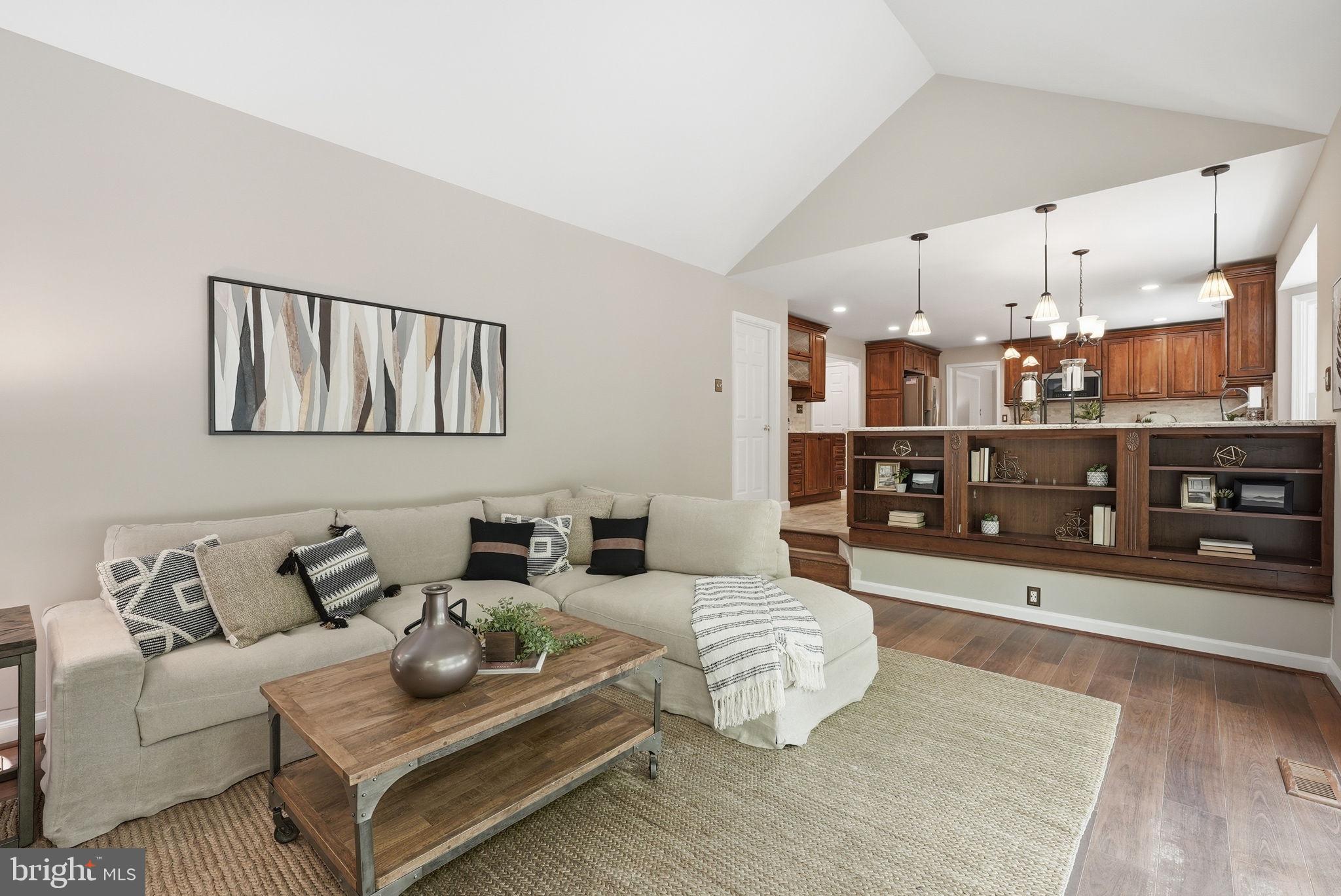 6175 RIVER FOREST DRIVE