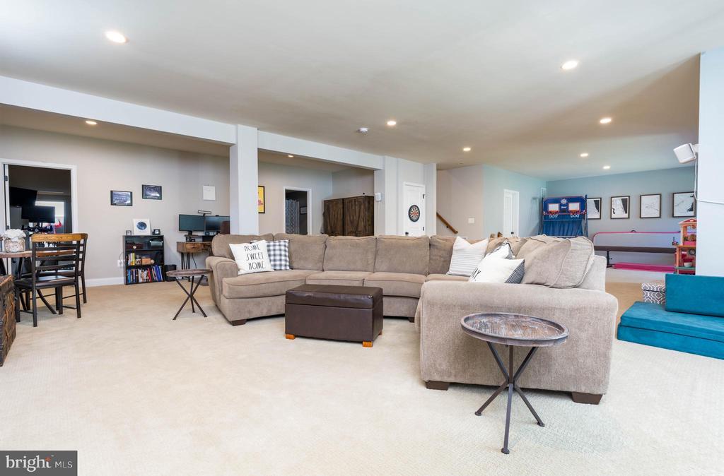5800 WATERLOO BRIDGE CIRCLE