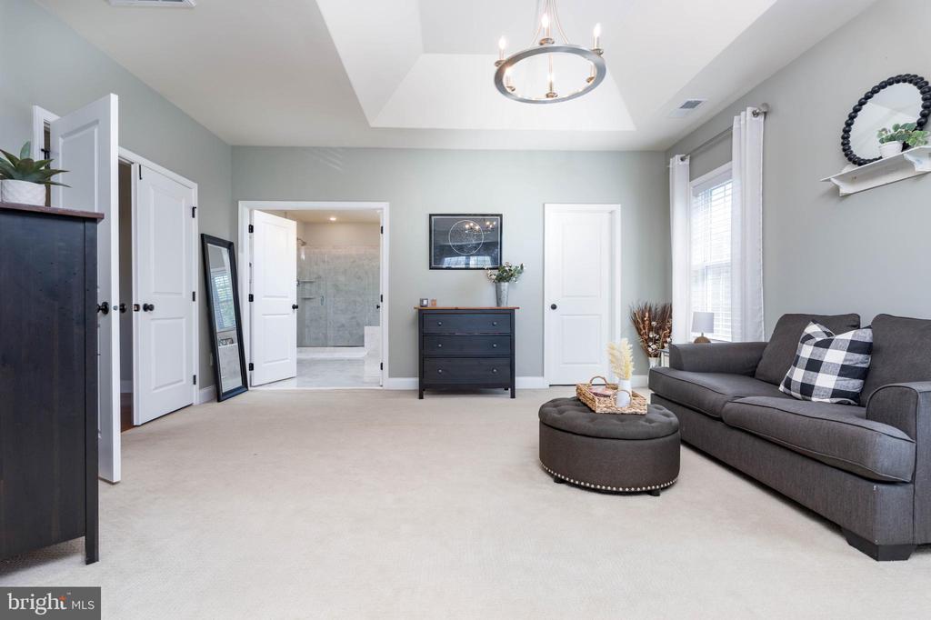 5800 WATERLOO BRIDGE CIRCLE