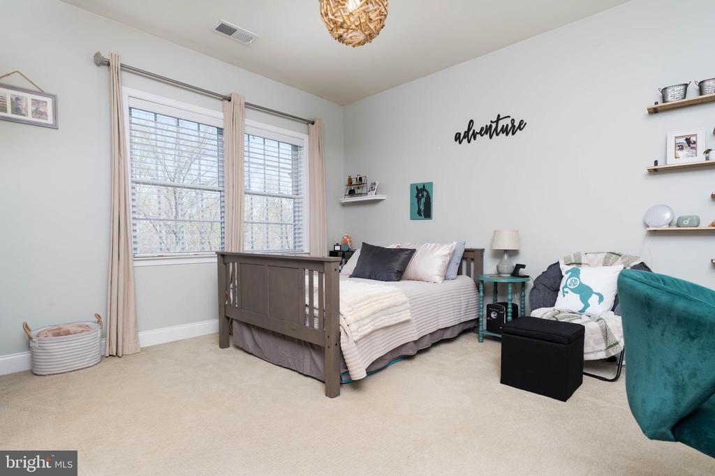 5800 WATERLOO BRIDGE CIRCLE