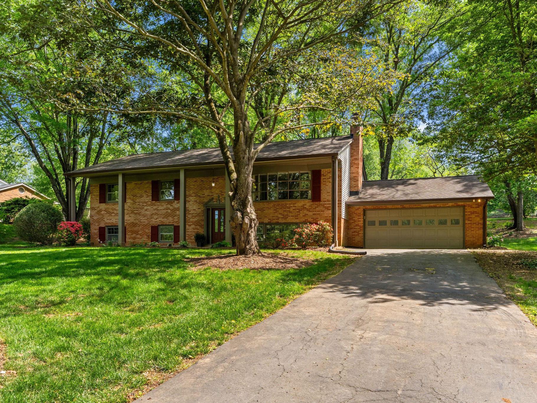 4104 CRESCENT HILLS DRIVE