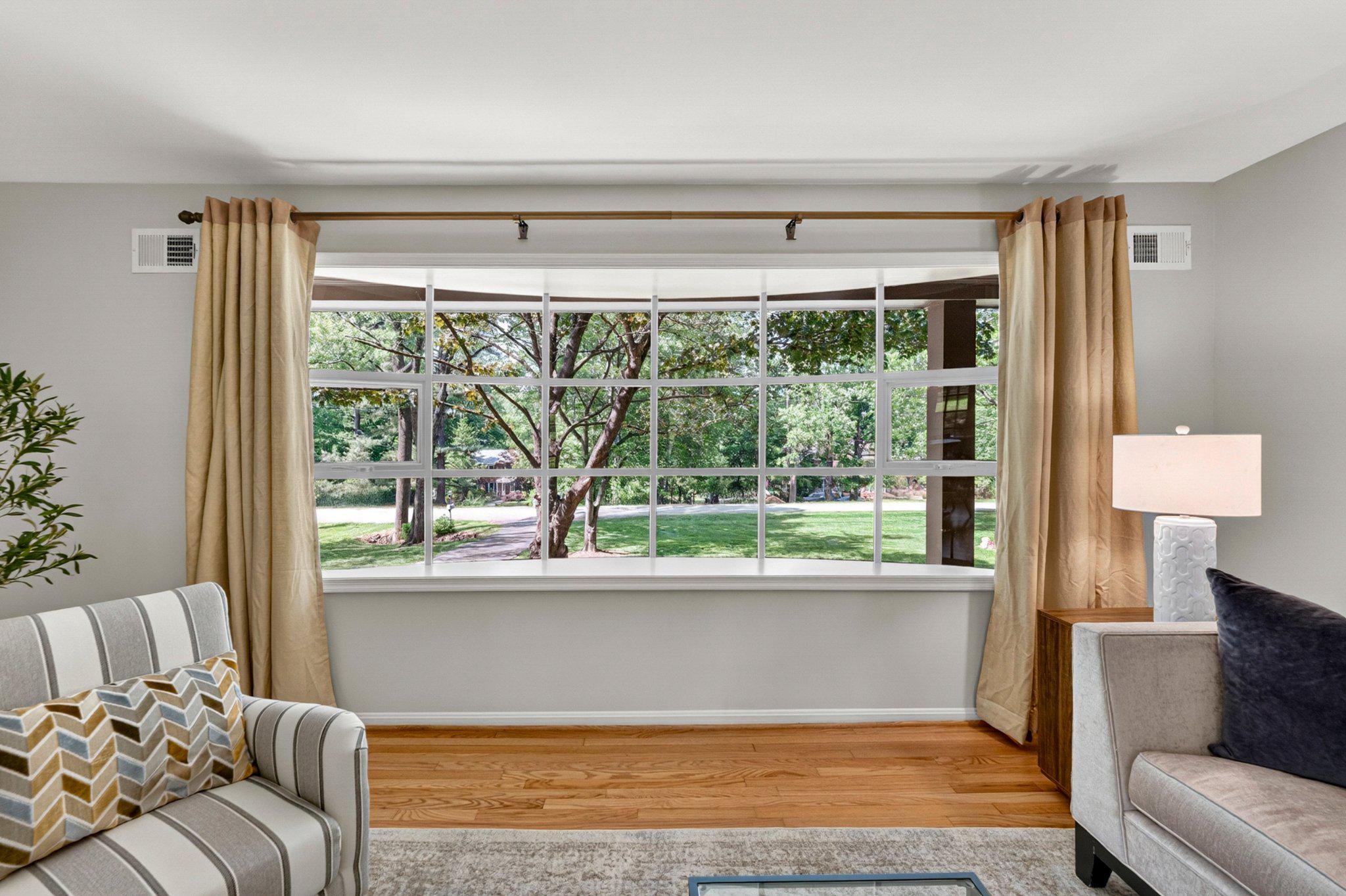 4104 CRESCENT HILLS DRIVE