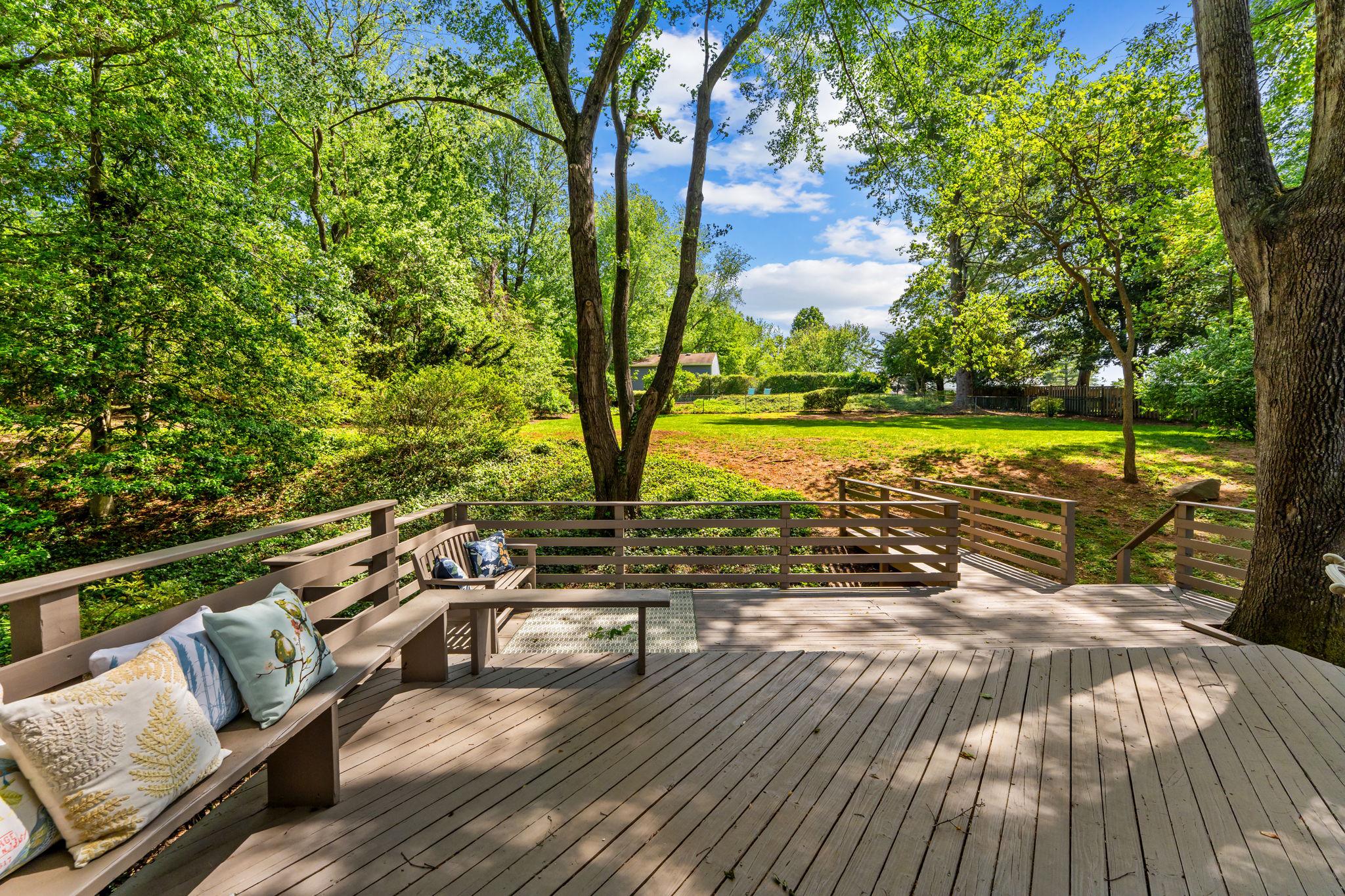 4104 CRESCENT HILLS DRIVE