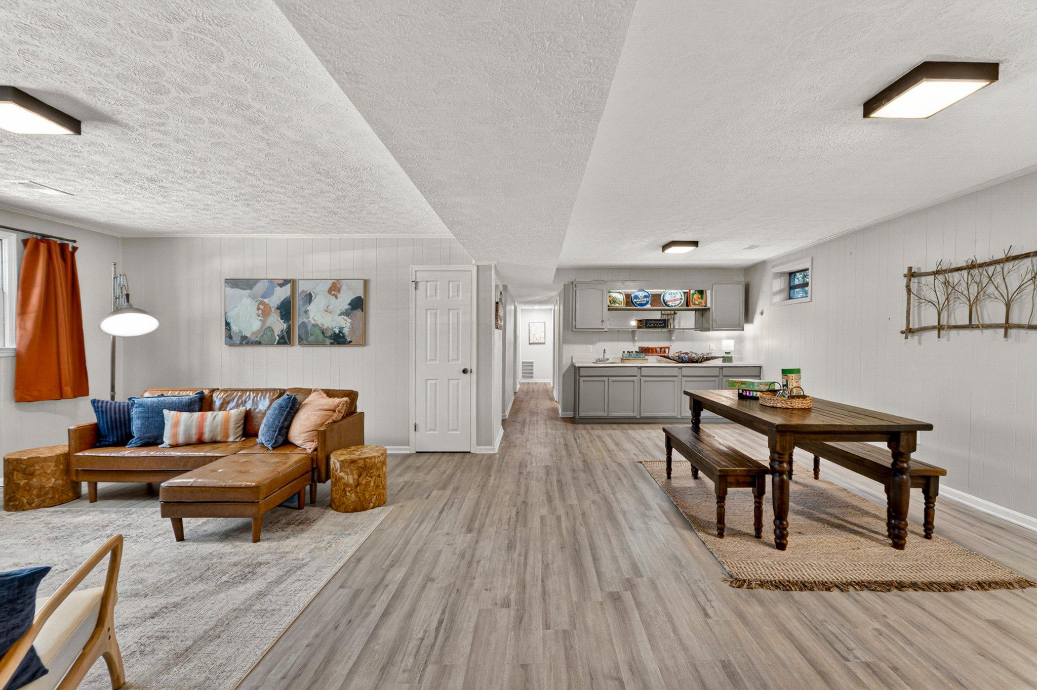 4104 CRESCENT HILLS DRIVE