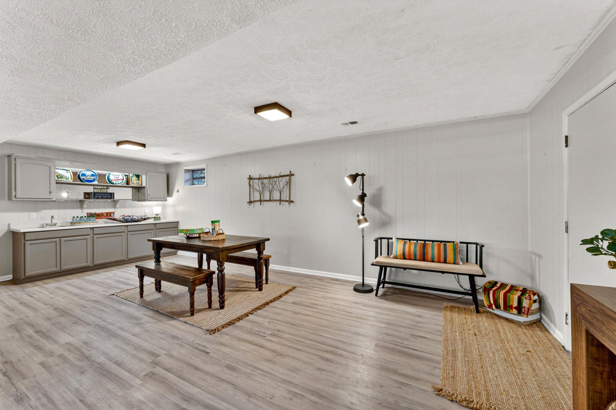 4104 CRESCENT HILLS DRIVE