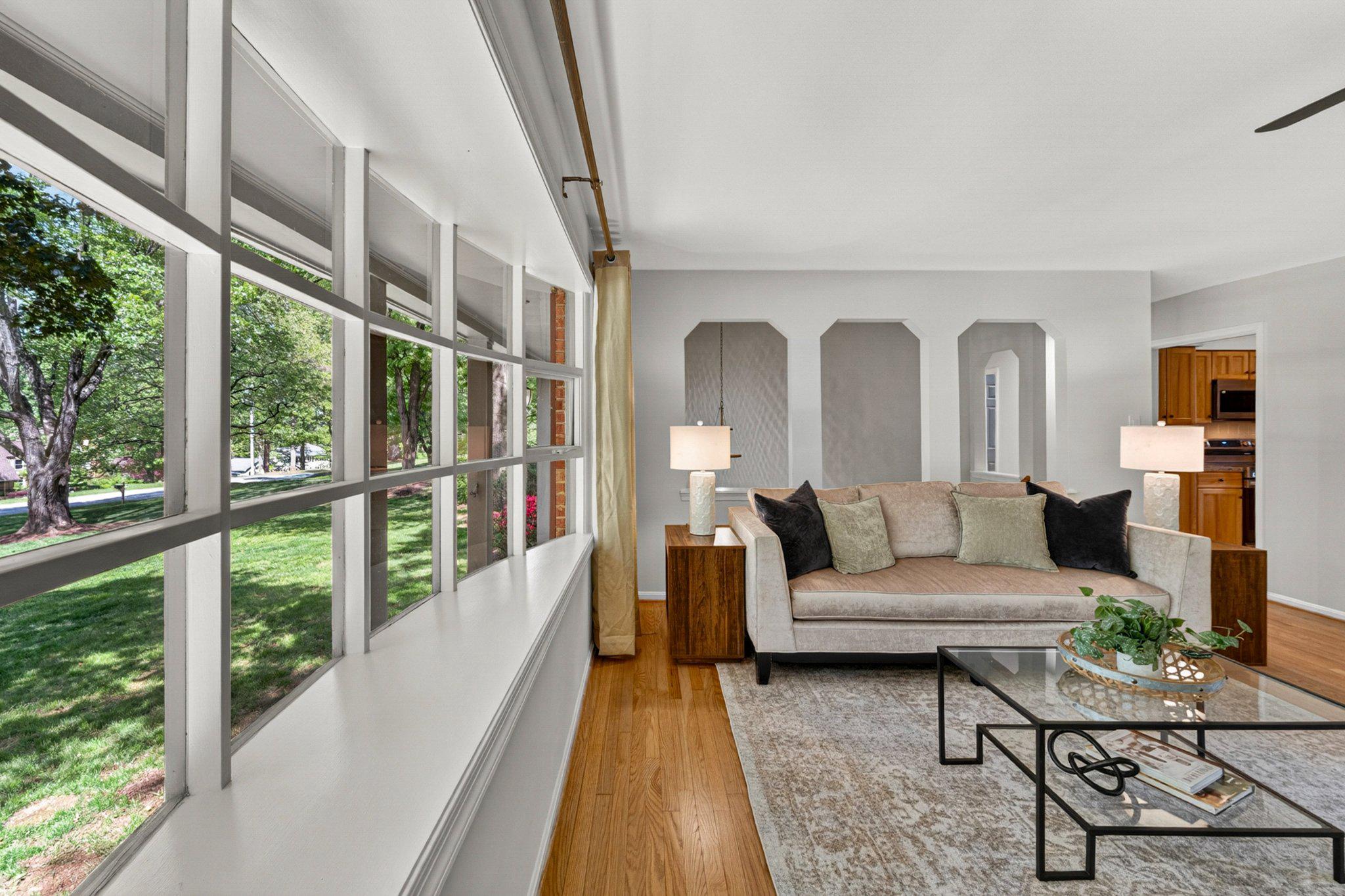 4104 CRESCENT HILLS DRIVE
