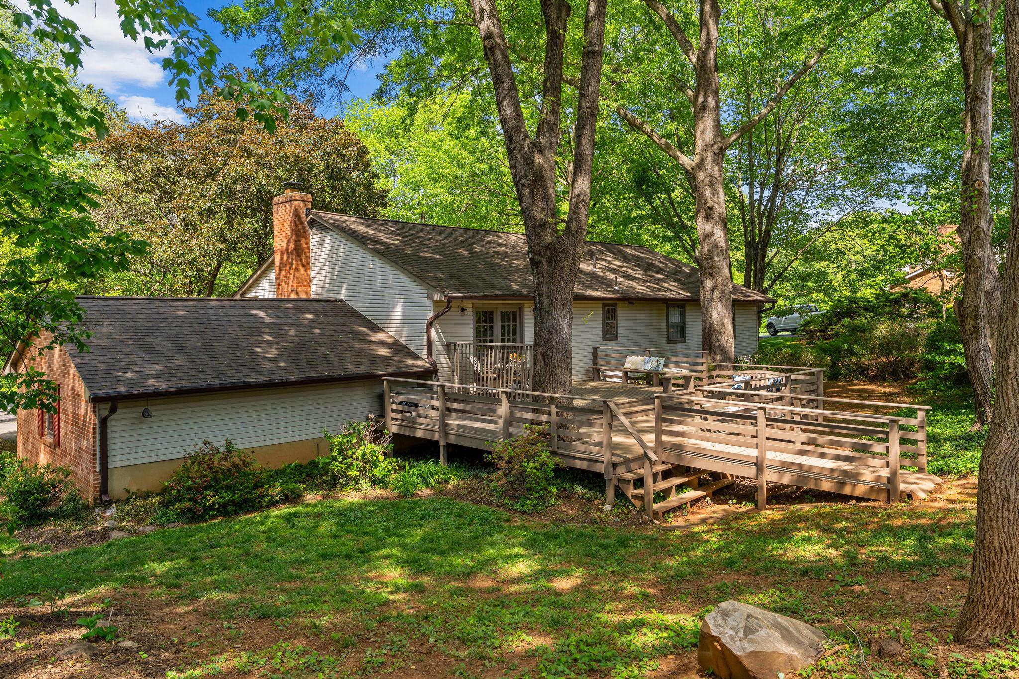 4104 CRESCENT HILLS DRIVE