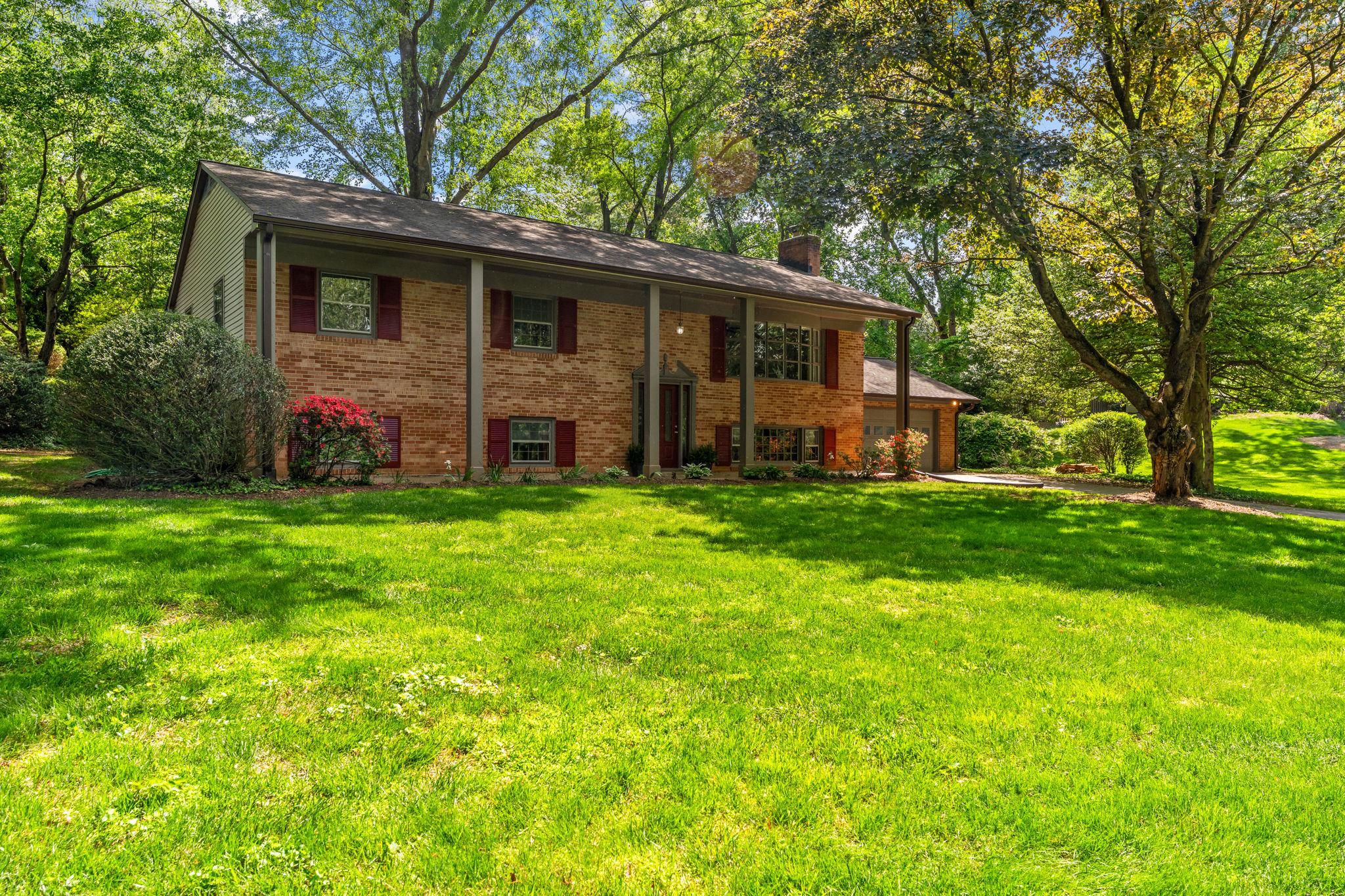 4104 CRESCENT HILLS DRIVE