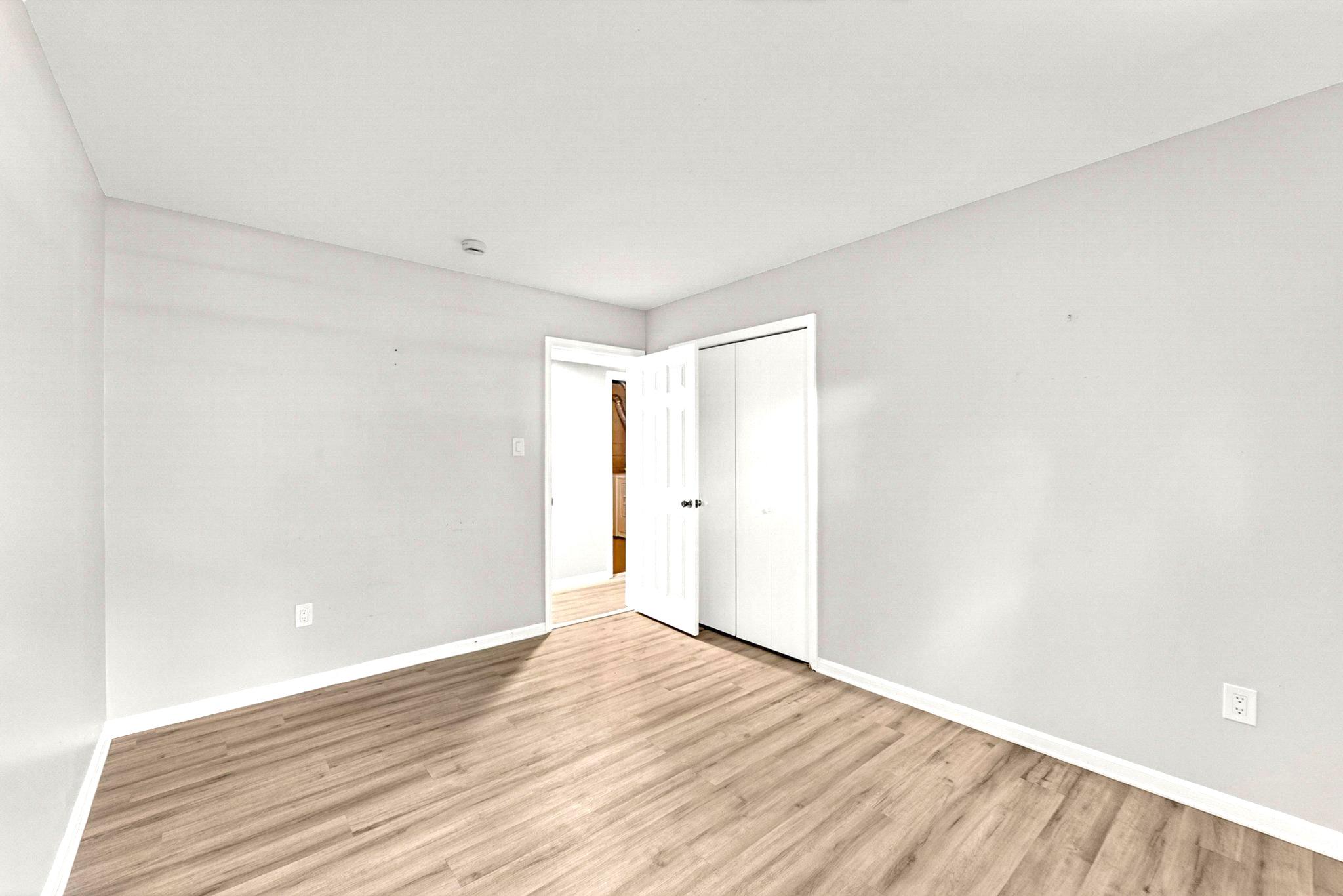 4104 CRESCENT HILLS DRIVE