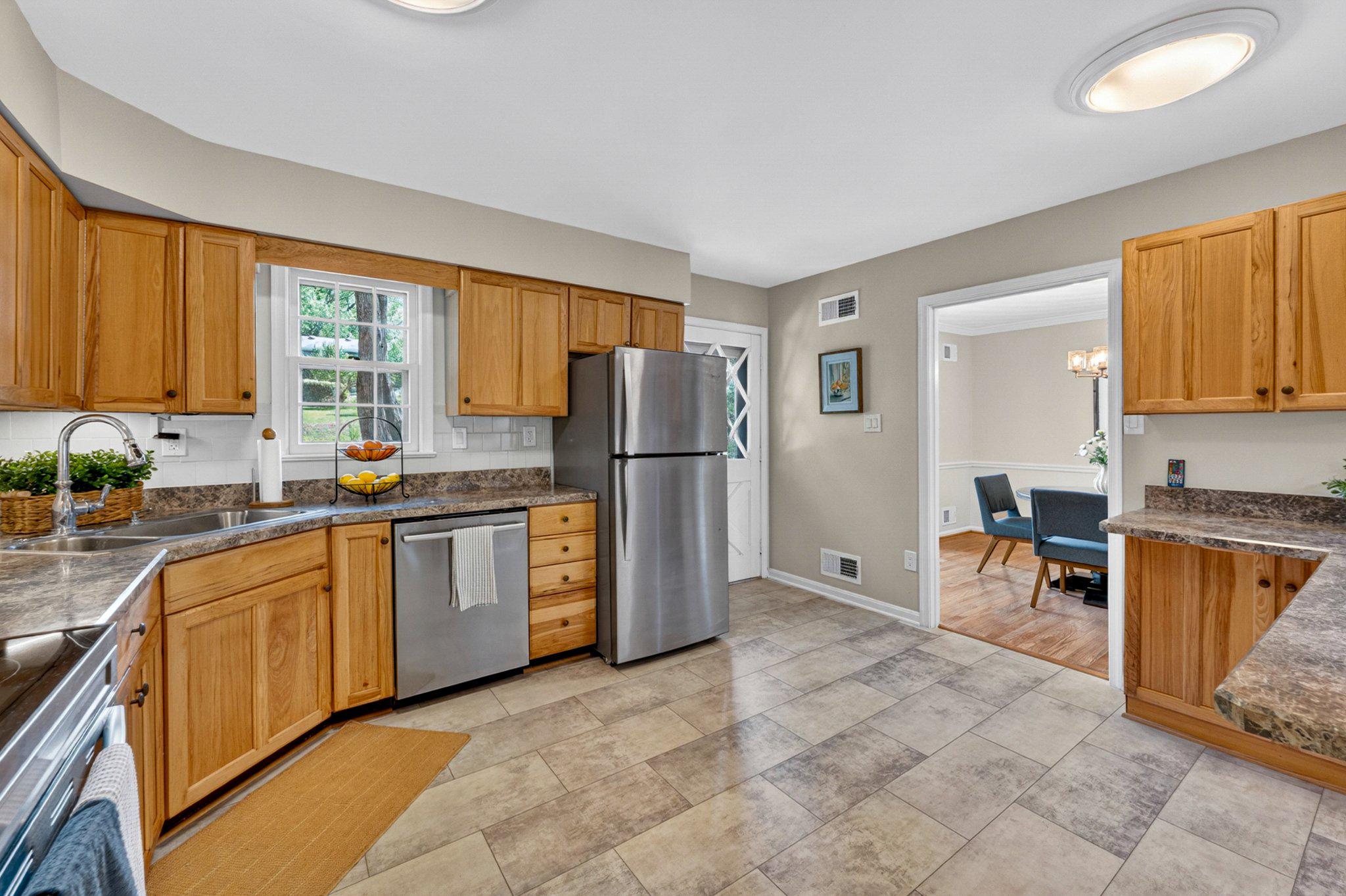 4104 CRESCENT HILLS DRIVE