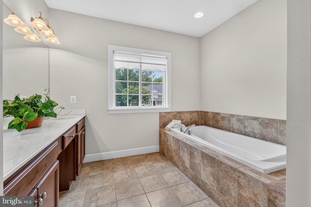 10882 MONOCACY WAY
