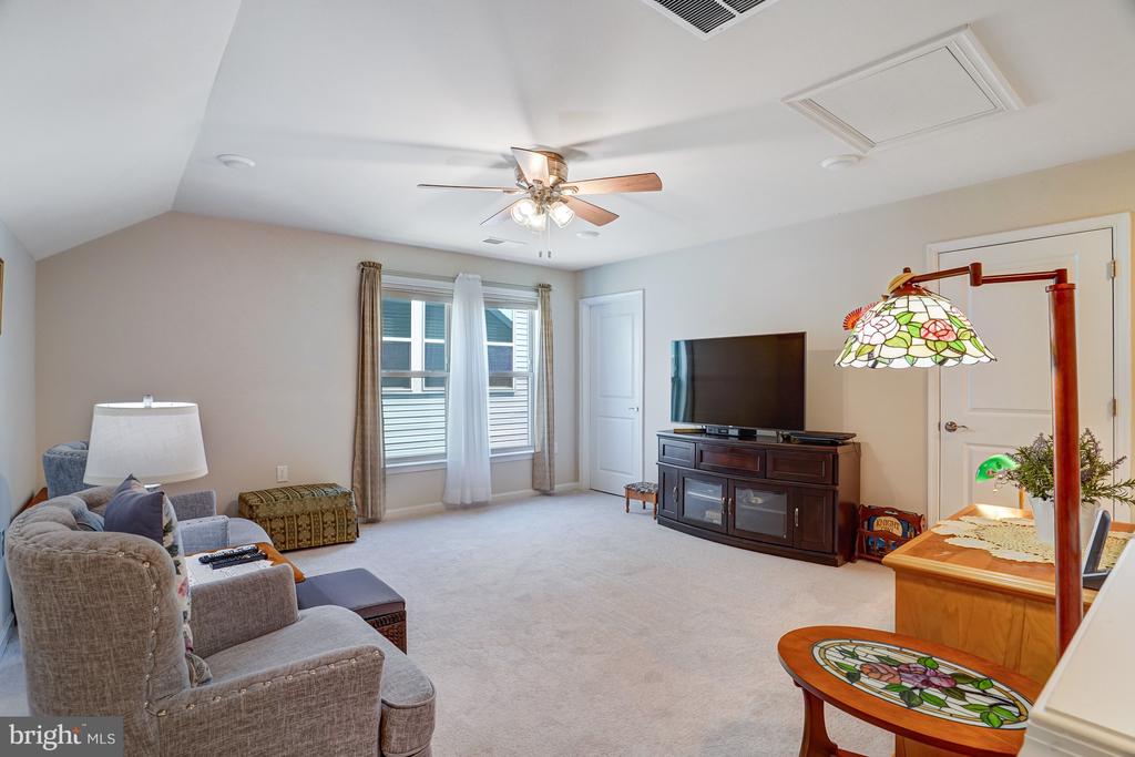 6373 VIRGINIA BLUEBELL LANE